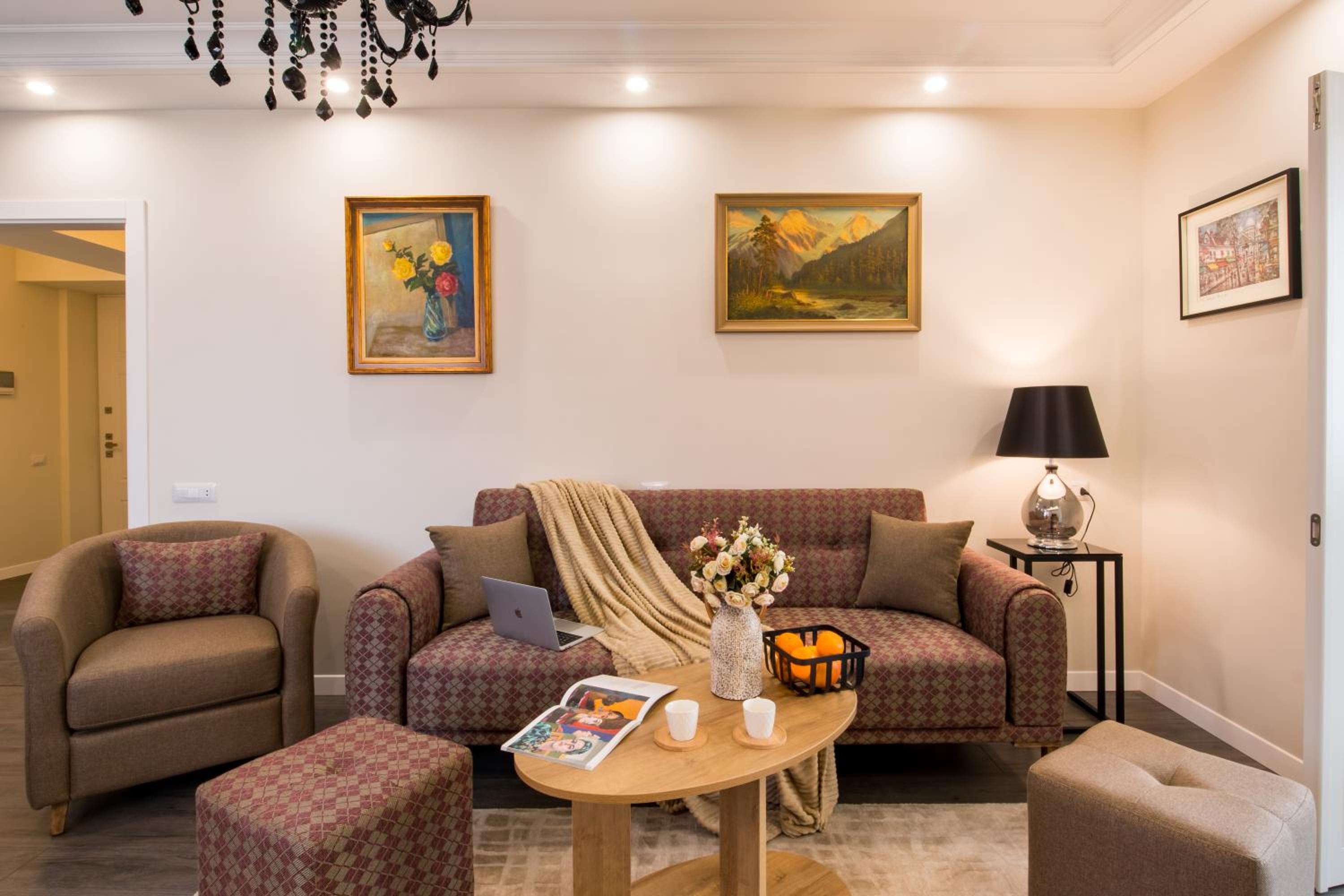 hotelise l Magenta Apartment