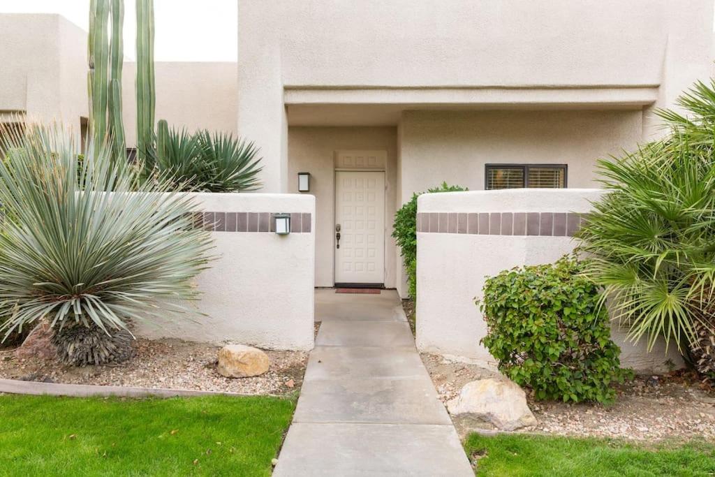 Desert Princess Villa Palm Springs area view 5