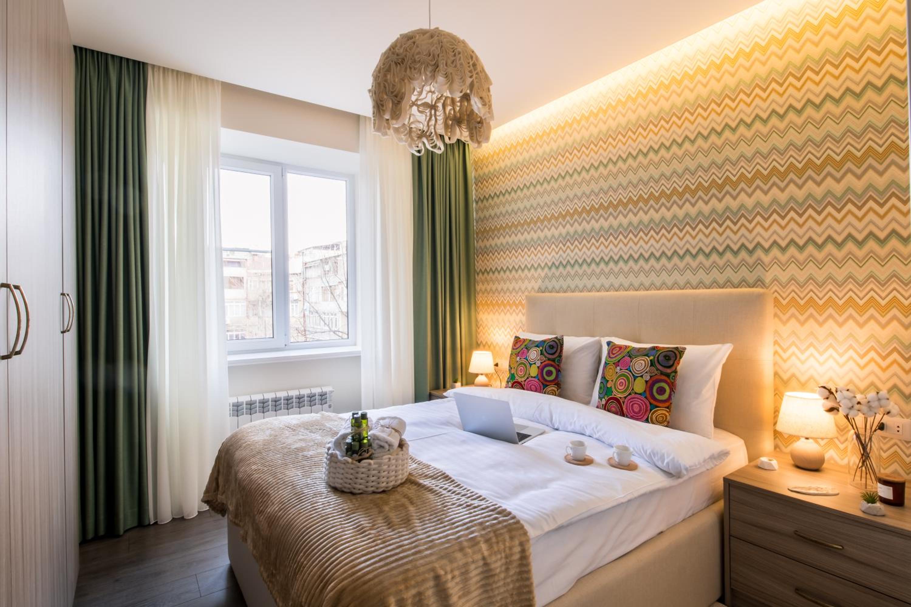 hotelise l Magenta Apartment