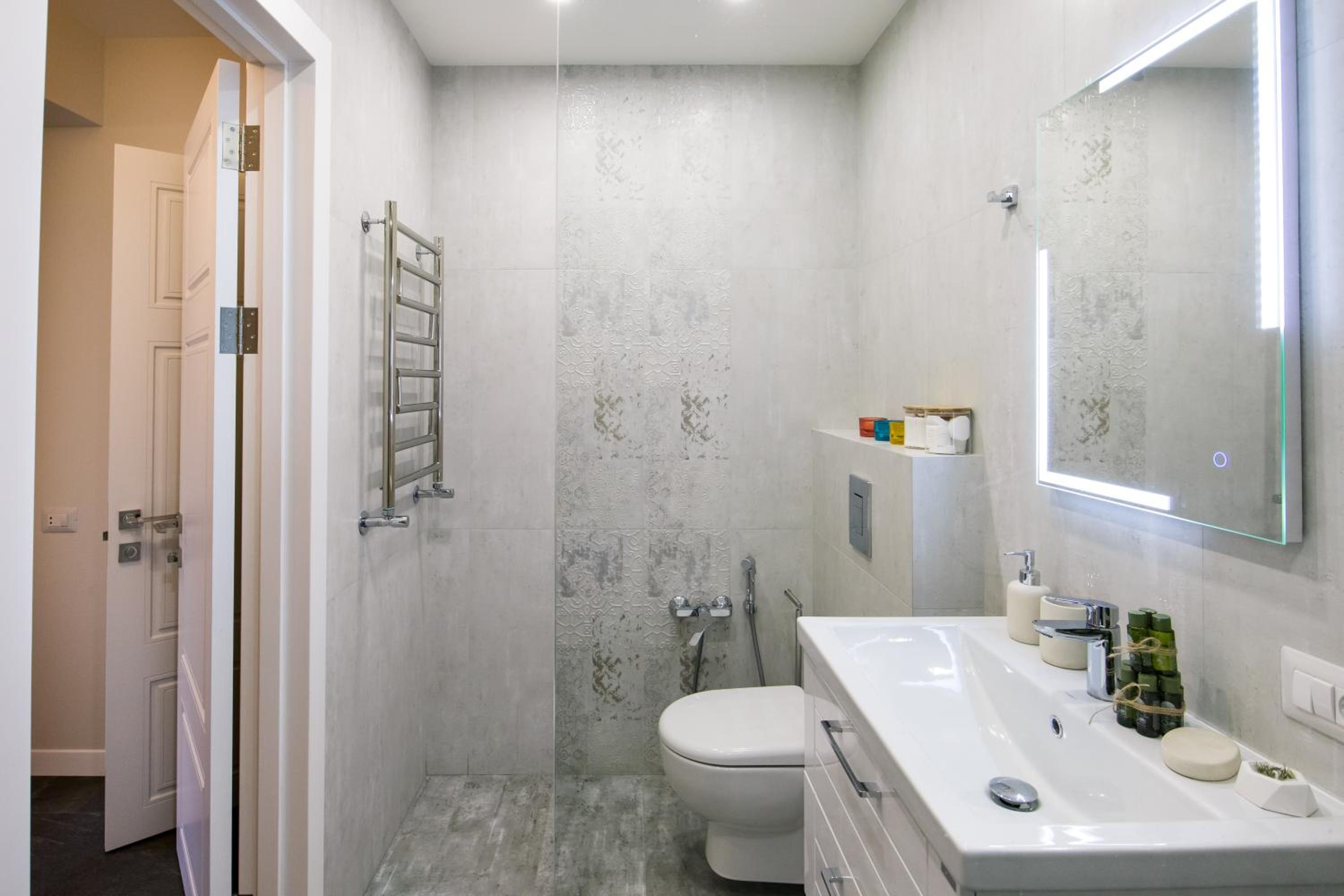 hotelise l Magenta Apartment