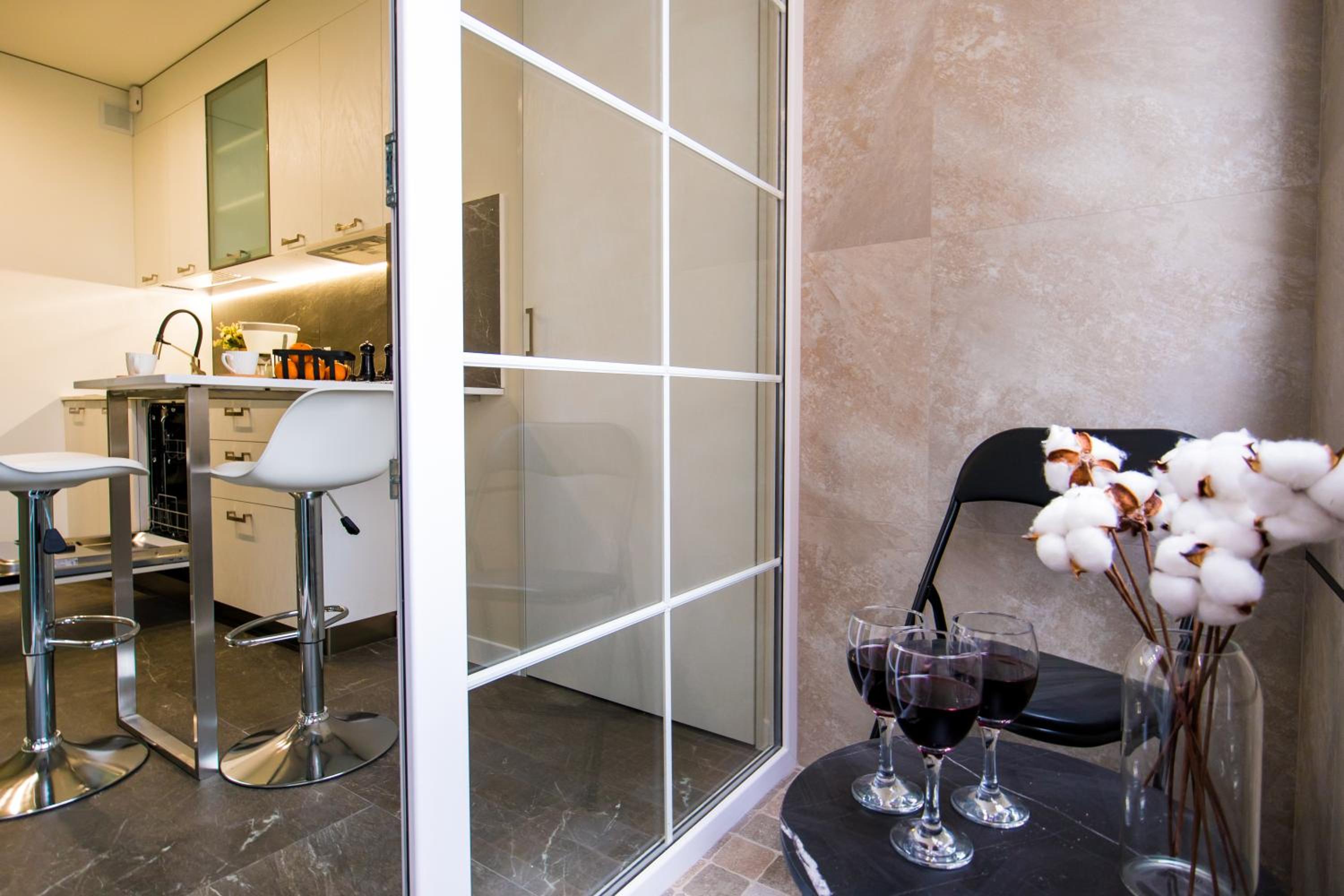 hotelise l Magenta Apartment