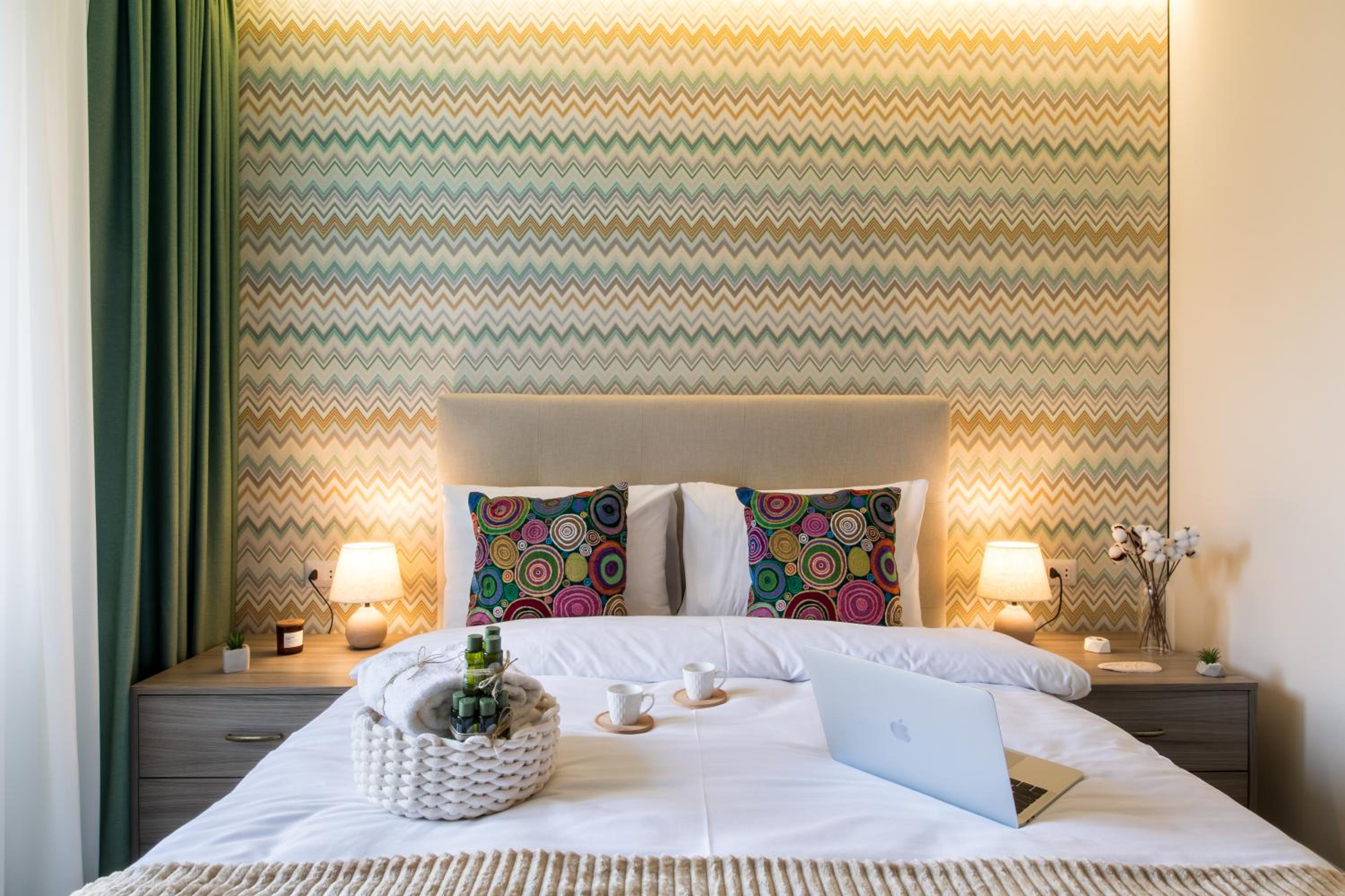 hotelise l Magenta Apartment