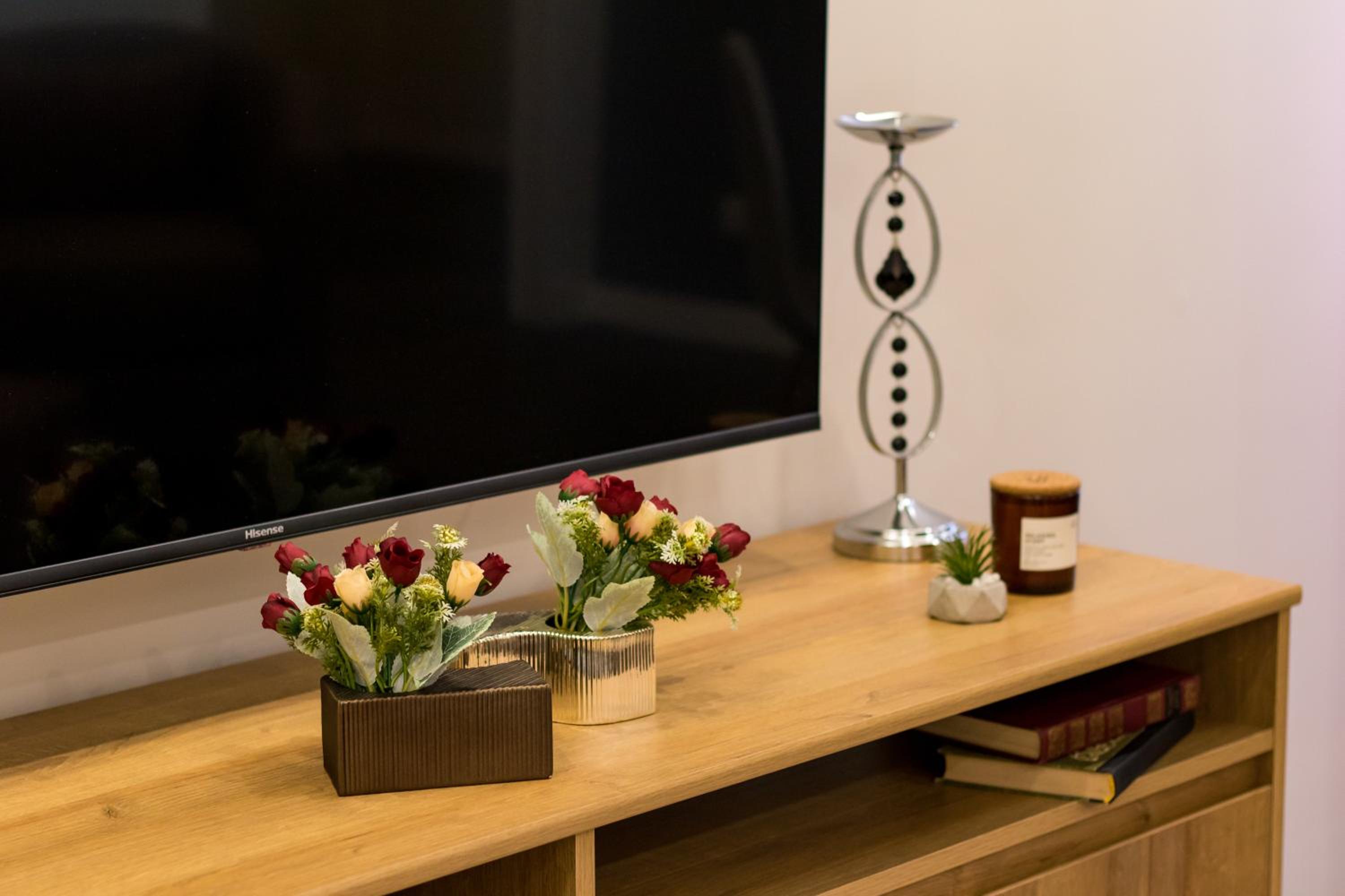 hotelise l Magenta Apartment
