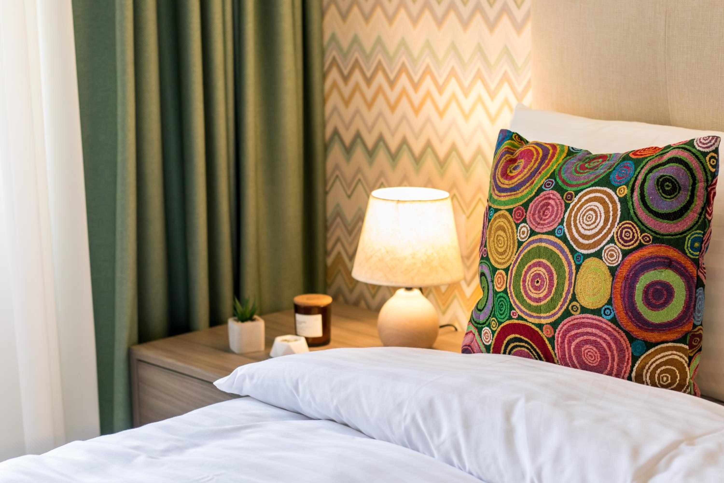 hotelise l Magenta Apartment
