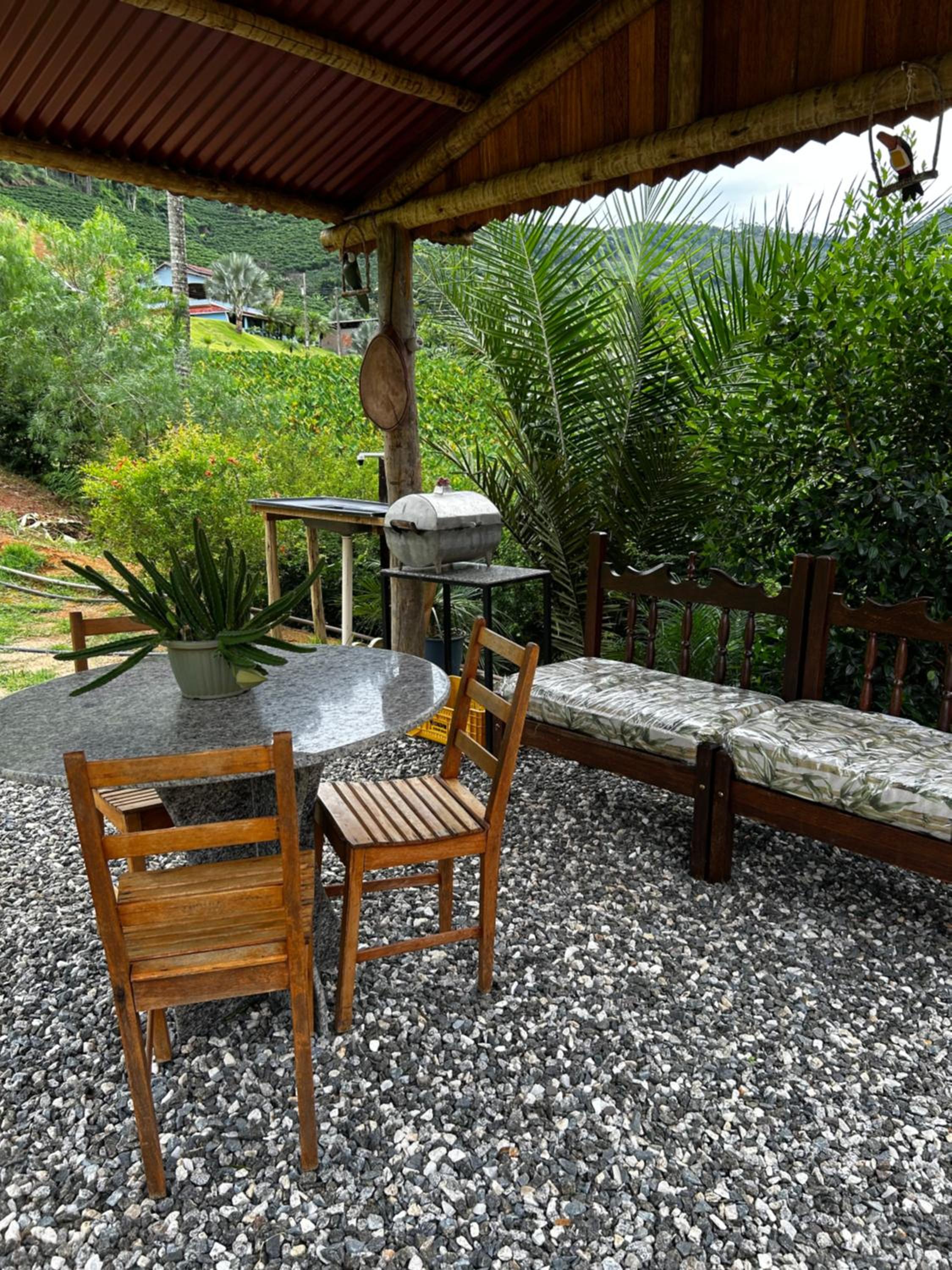 Chalé de Madeira em Vargem Alta