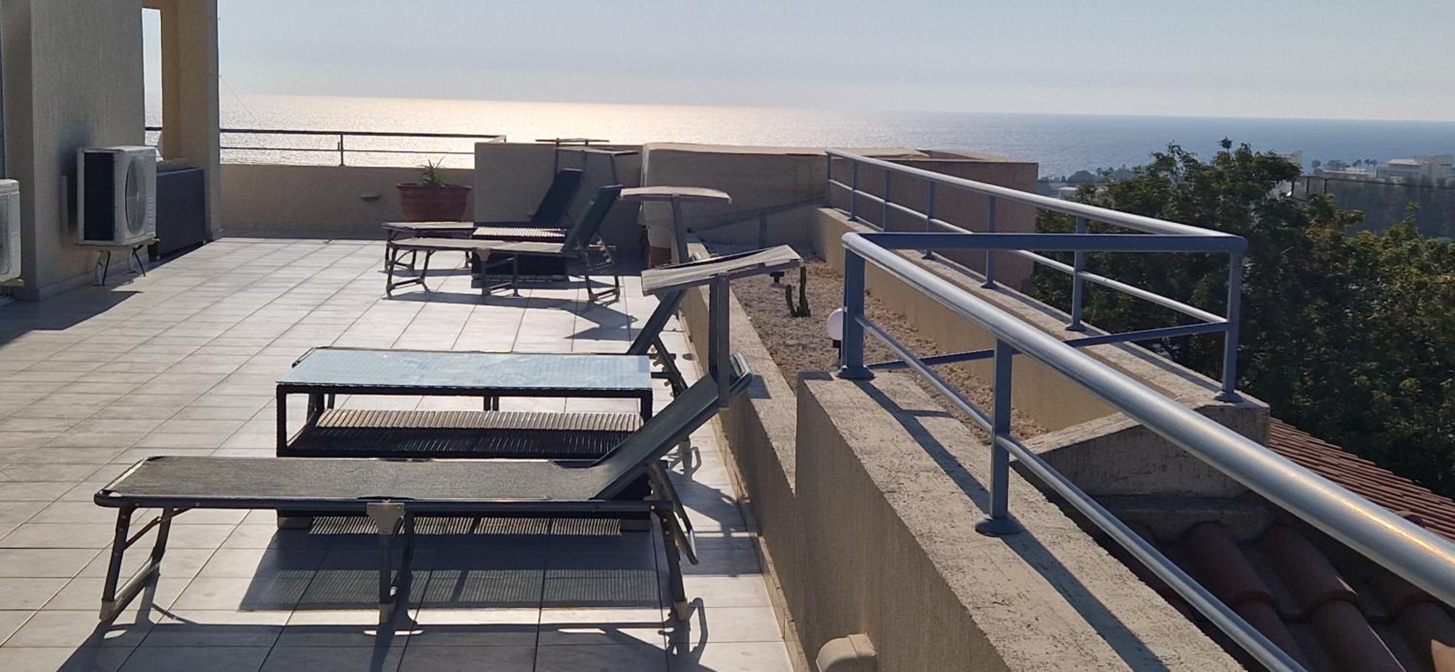 Romanson Seaview Apartment