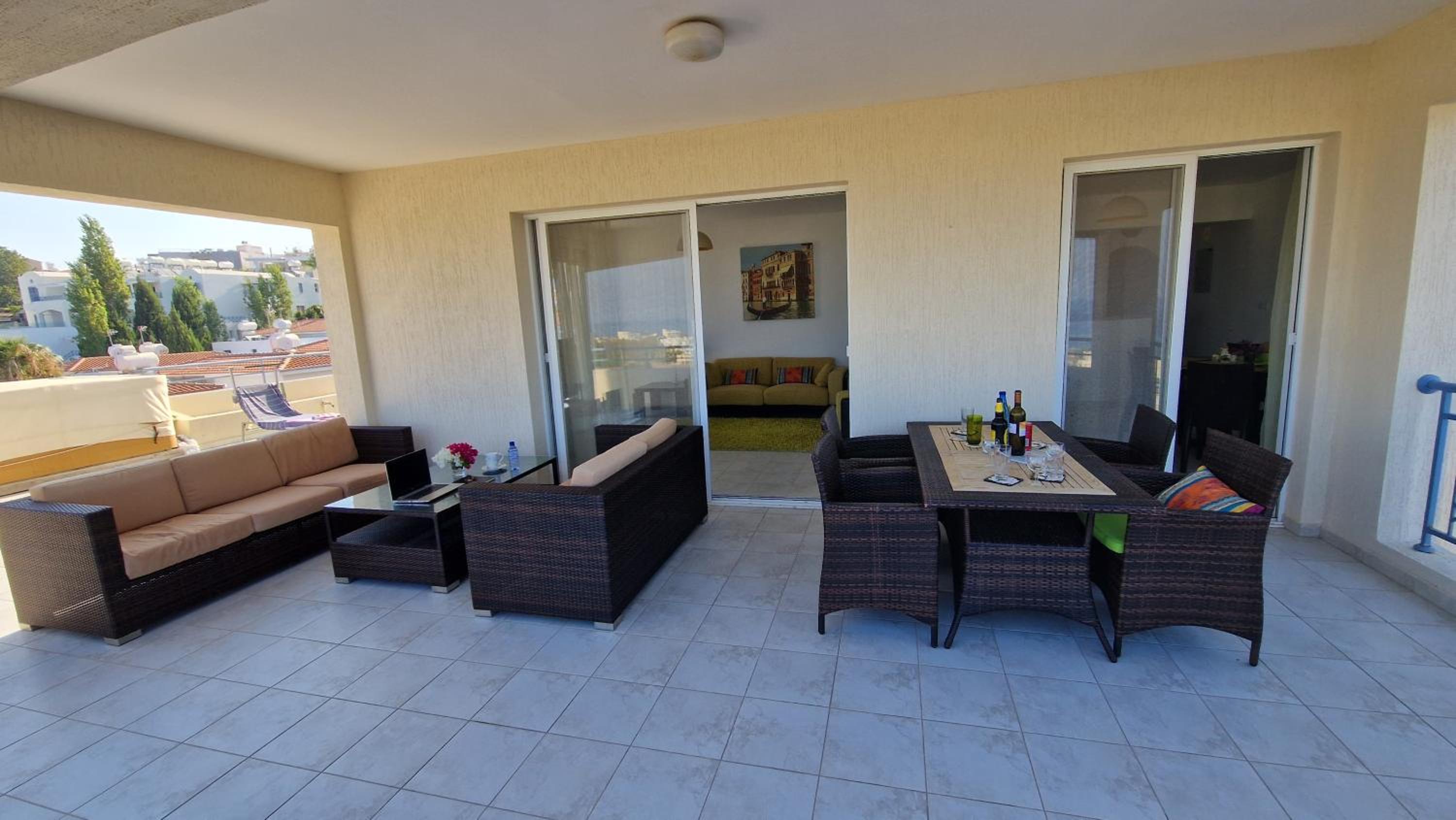 Romanson Seaview Apartment