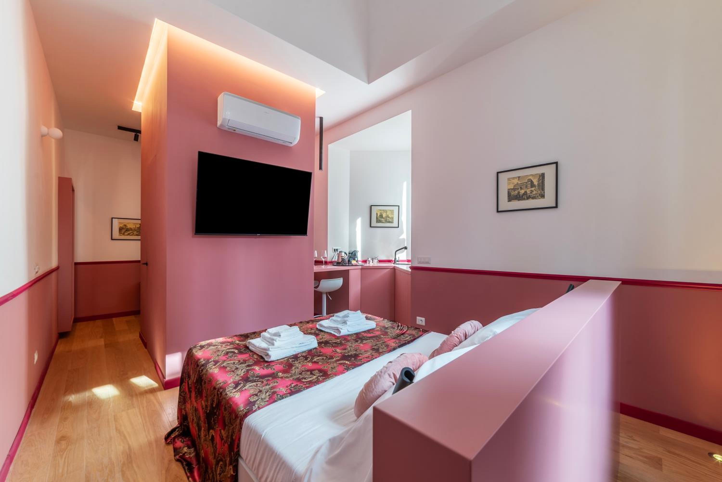 Vatican Night Suites