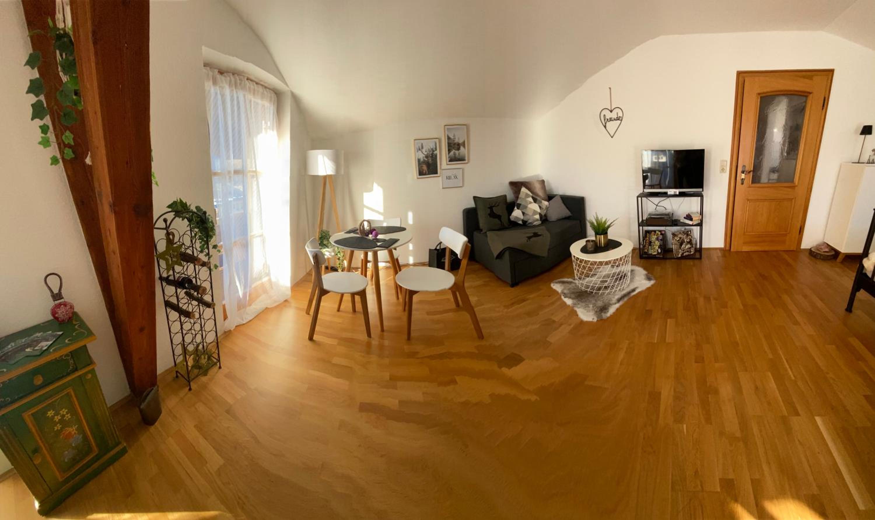 NEUES ruhiges Apartment, Bergblick, Stellplatz
