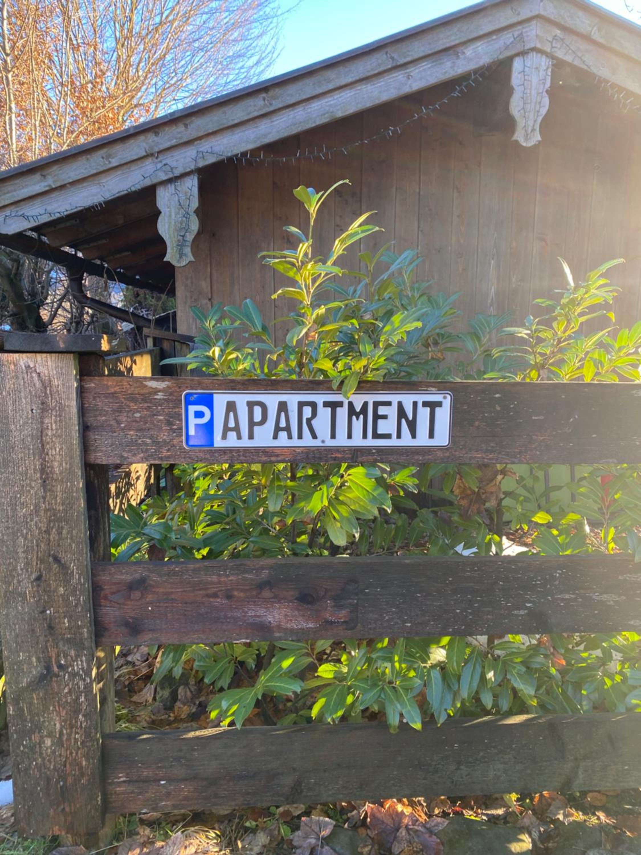 NEUES ruhiges Apartment, Bergblick, Stellplatz