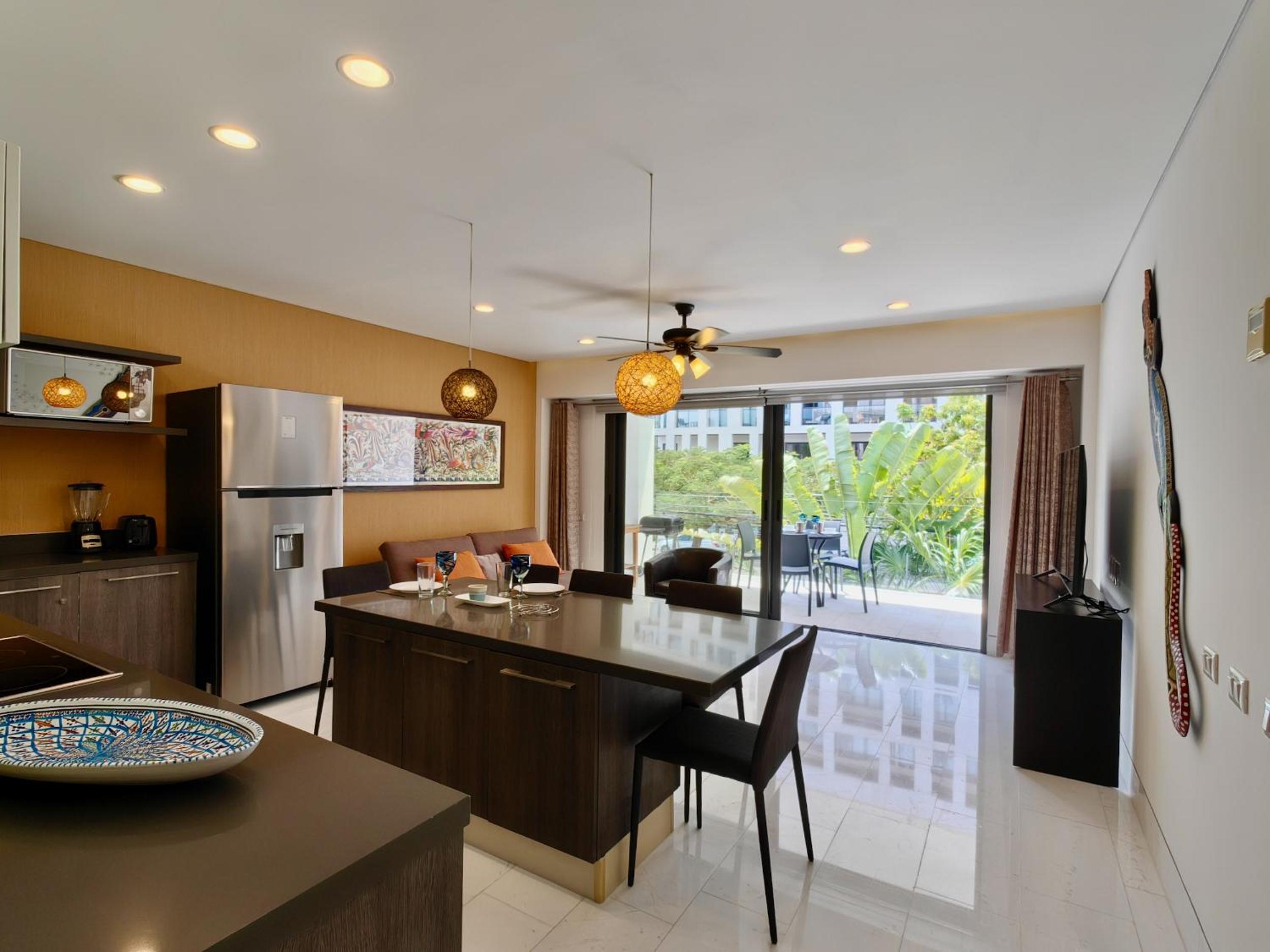 Calle 38 by Booking Guys view 3