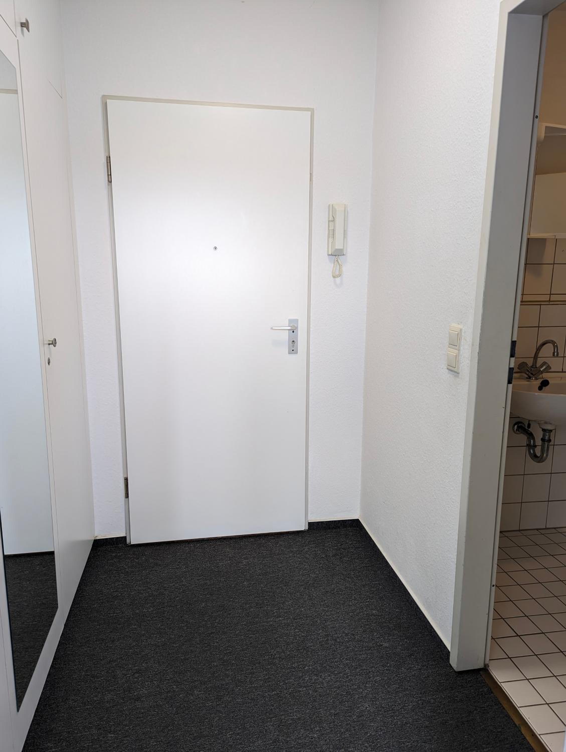 City Apartment & Lift - Hoeft view 2