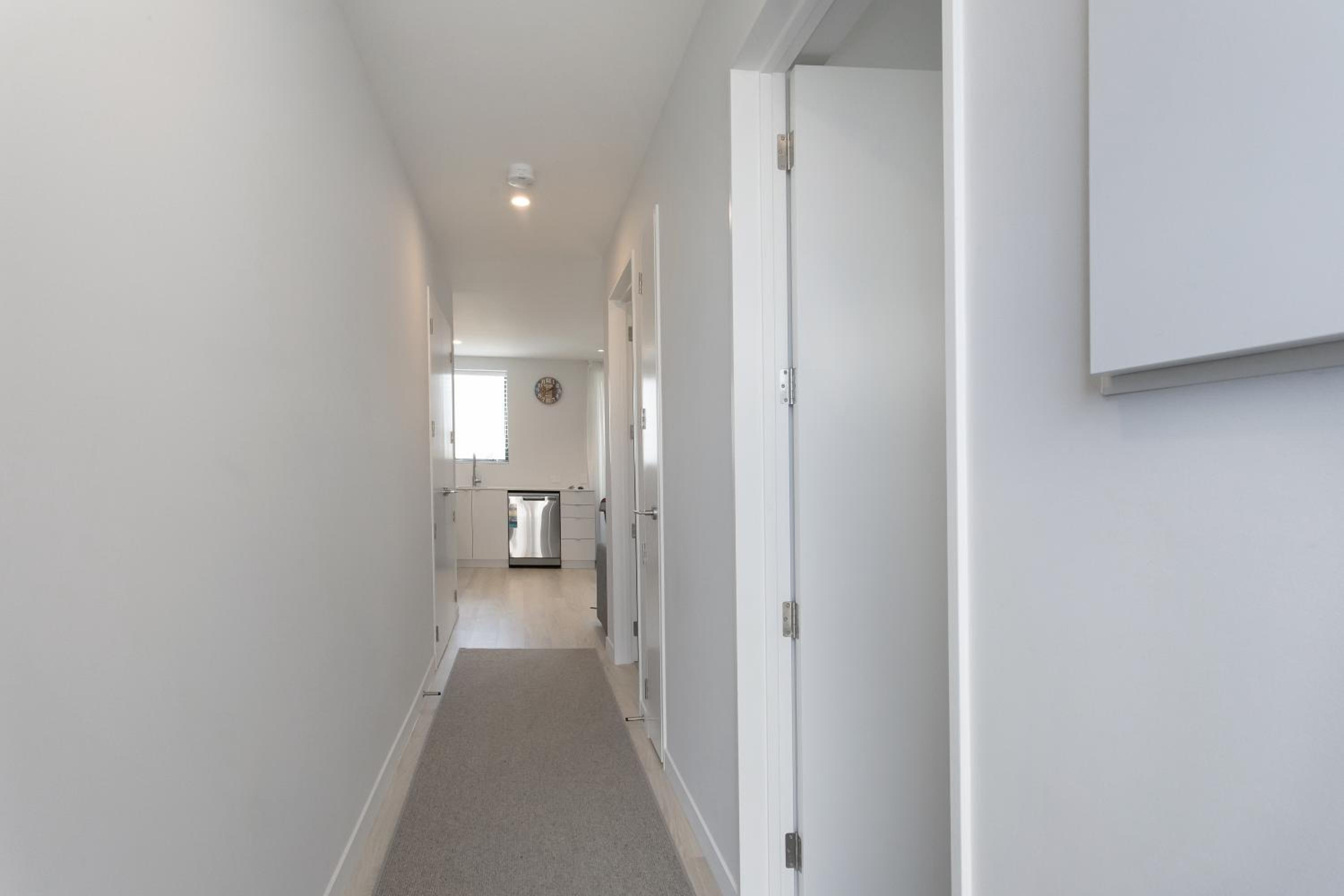 Location Location Location 2 Mins CBD Free Parking