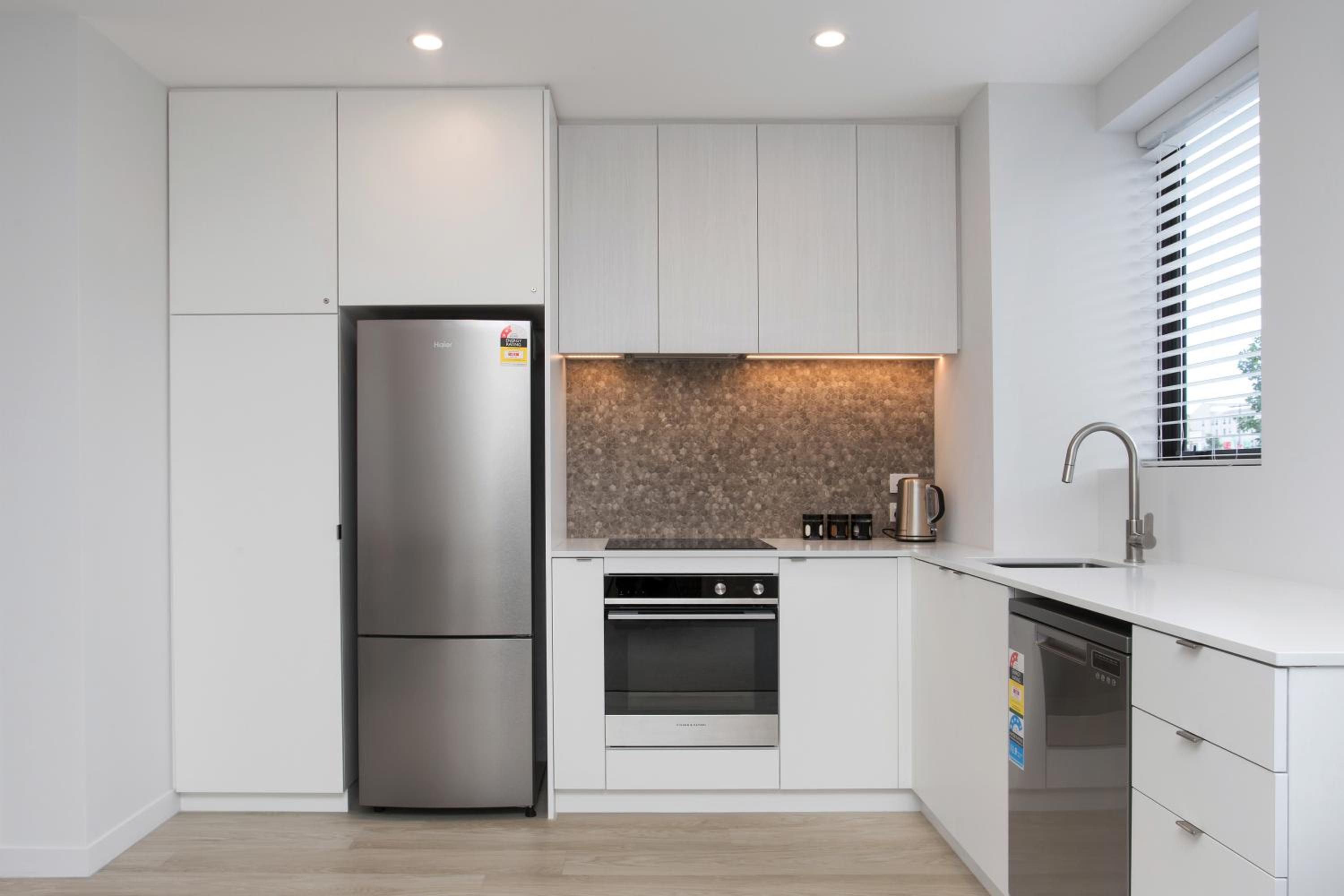 Location Location Location 2 Mins CBD Free Parking