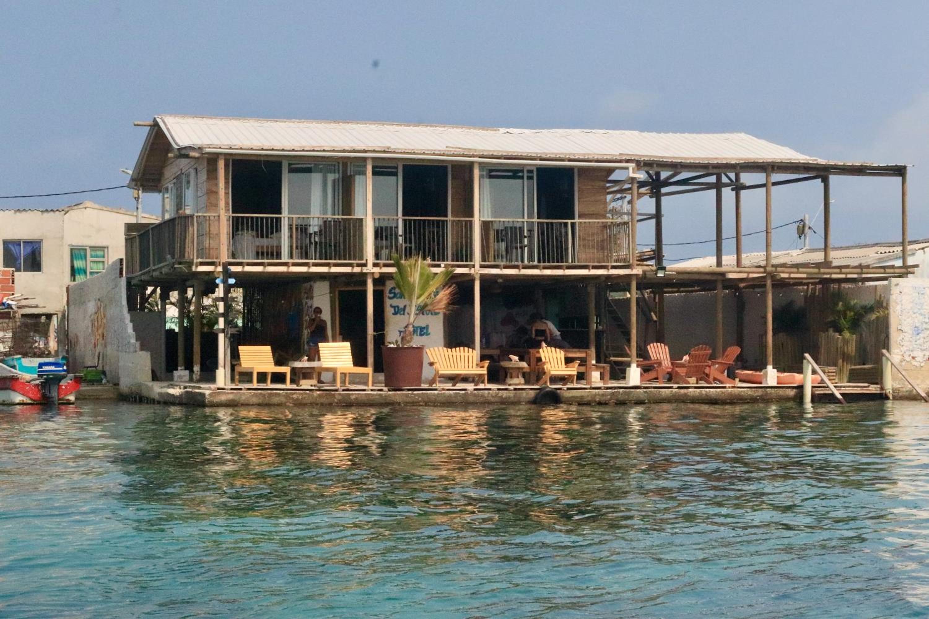 Hostel Santa Cruz del Islote