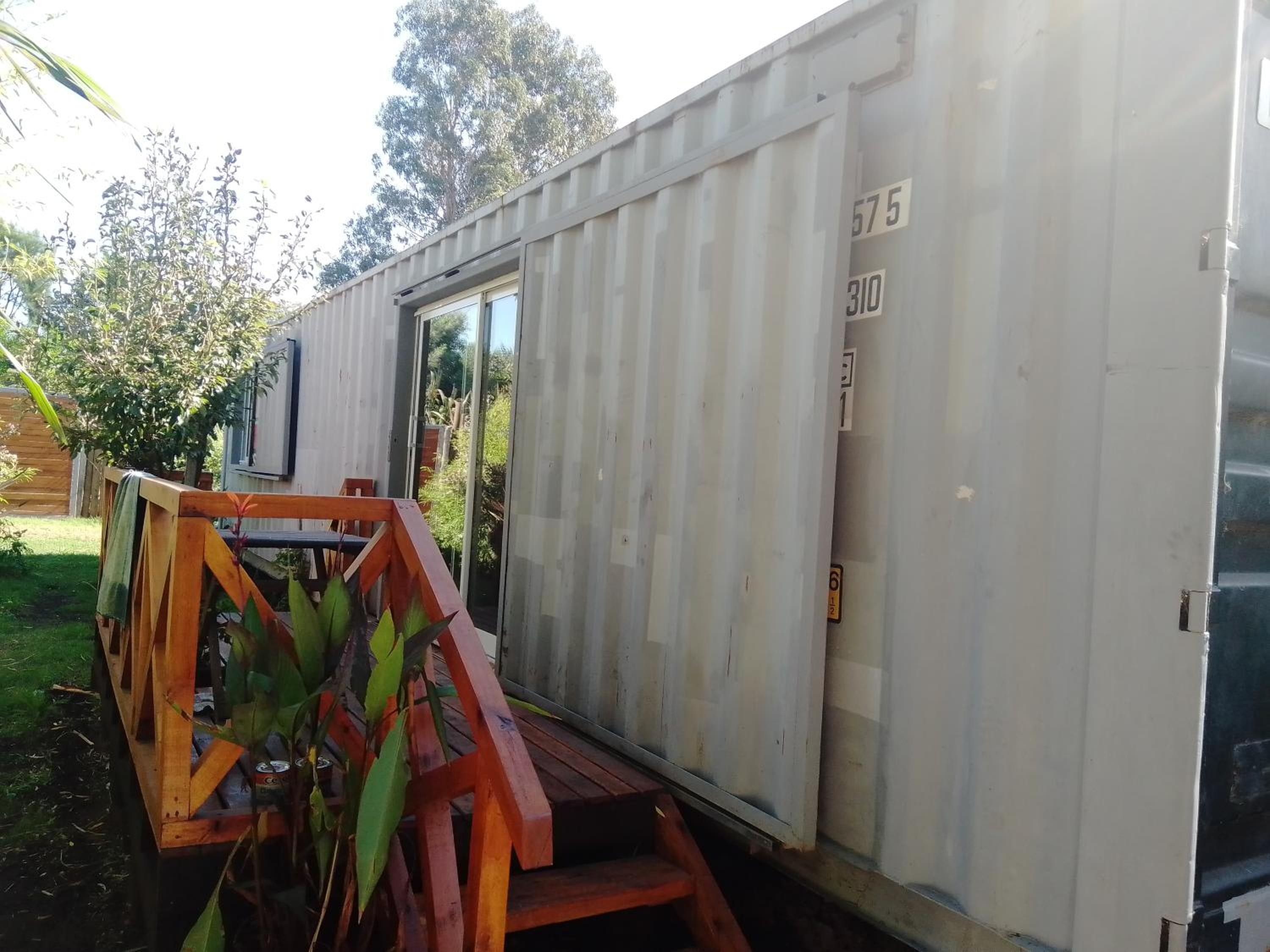 Foresta Acantilados, Casa Container y Cabaña de Troncos