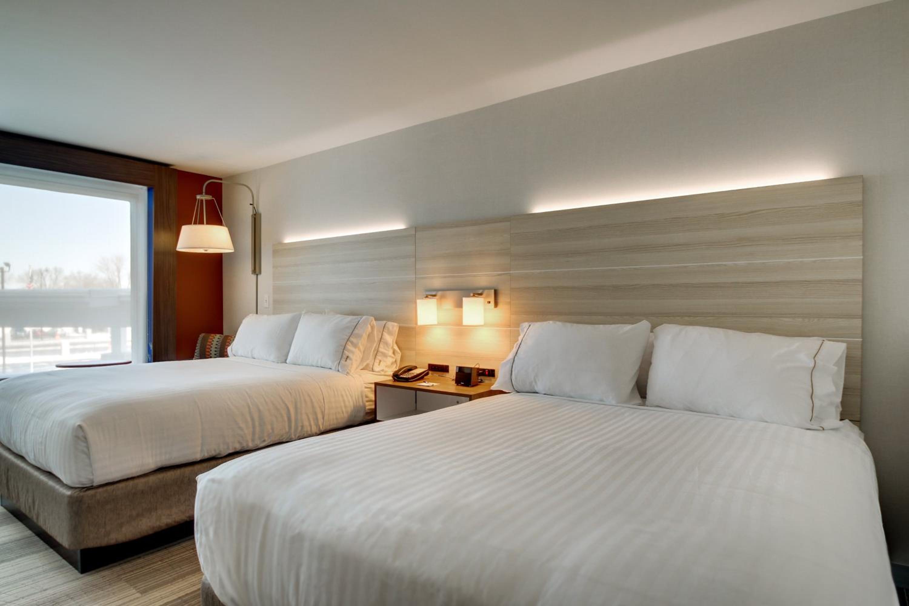 Galesburg Vacations - Holiday Inn Express Suites Galesburg, an IHG Hotel - Property Image 30