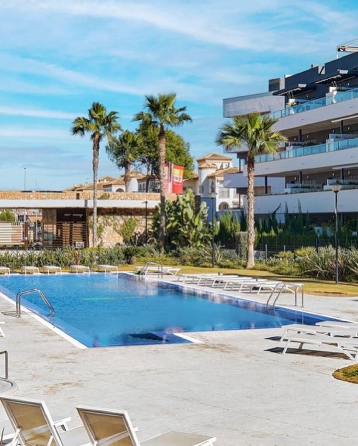 fancy apartment in flamenco village
