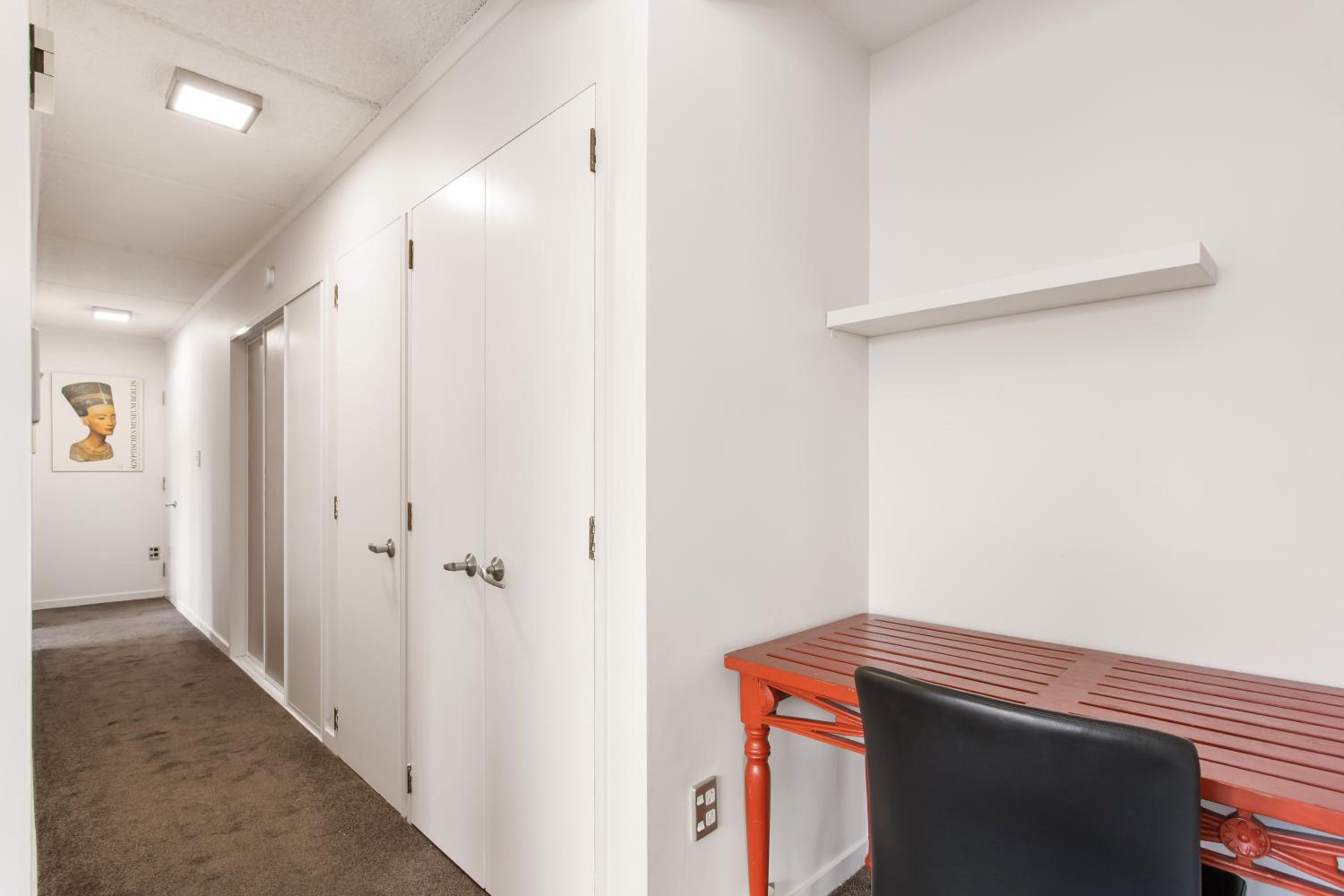 Prime CBD Hospital Location Plus Garage 2Bdrms view 3