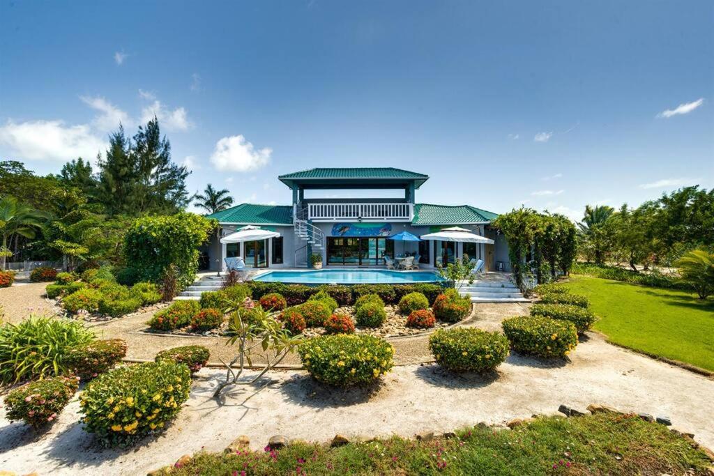 Luxury Villa, Perfect for Groups. Stunning Pool. Allamanda del Mar