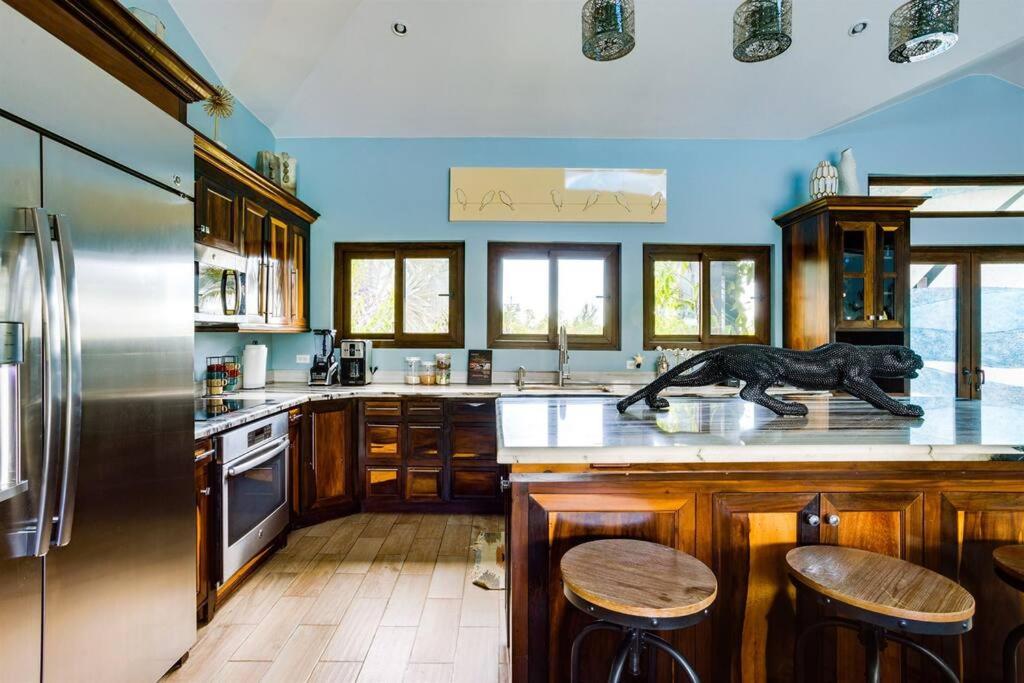 Luxury Villa, Perfect for Groups. Stunning Pool. Allamanda del Mar