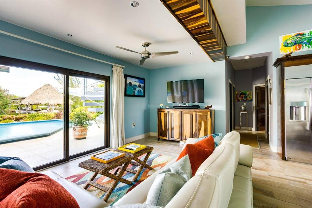 Luxury Villa, Perfect for Groups. Stunning Pool. Allamanda del Mar