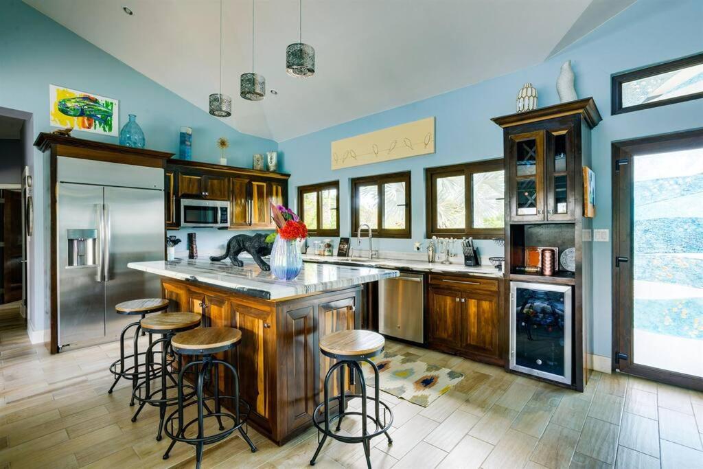 Luxury Villa, Perfect for Groups. Stunning Pool. Allamanda del Mar