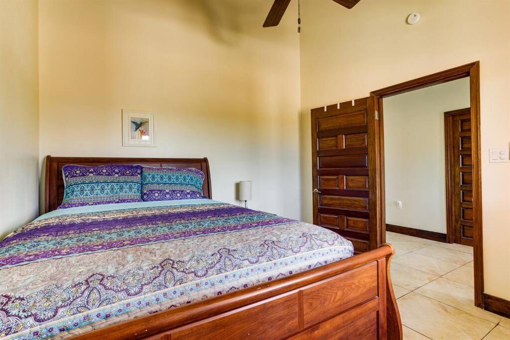 Casa Valencia - Modern Pool Family Luxury Sleeps 8