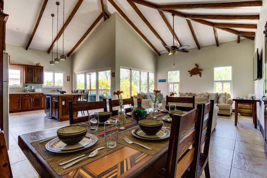 Casa Valencia - Modern Pool Family Luxury Sleeps 8