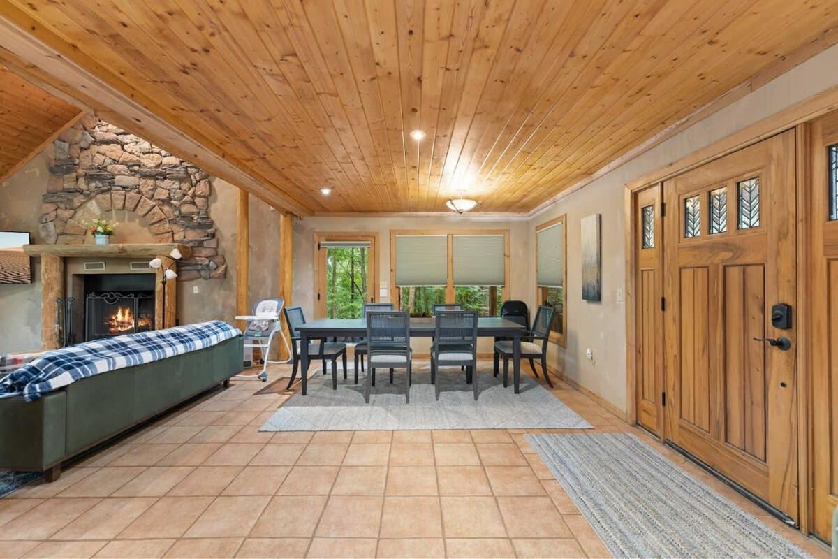 Private Cabin at Lake Hartwell view 2