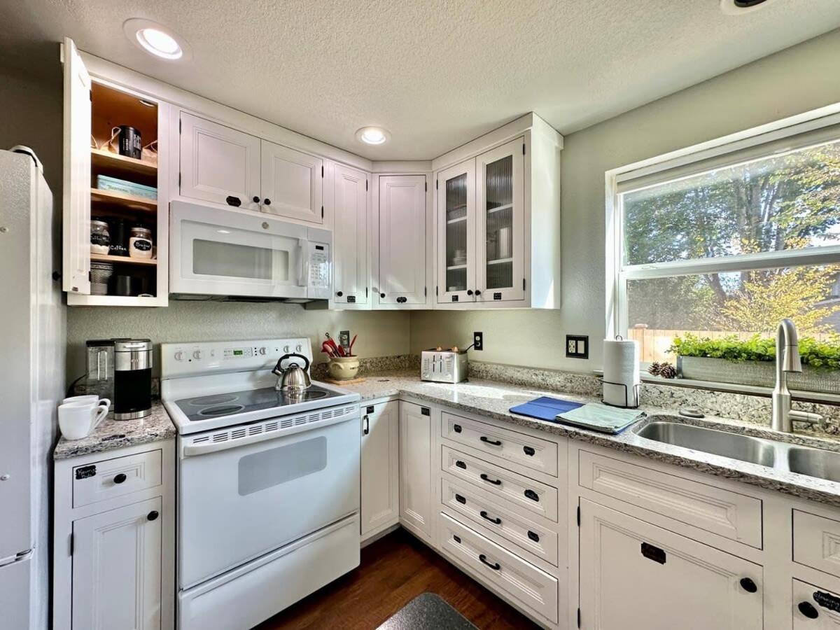 Delightful family-friendly home in the heart of WA view 2