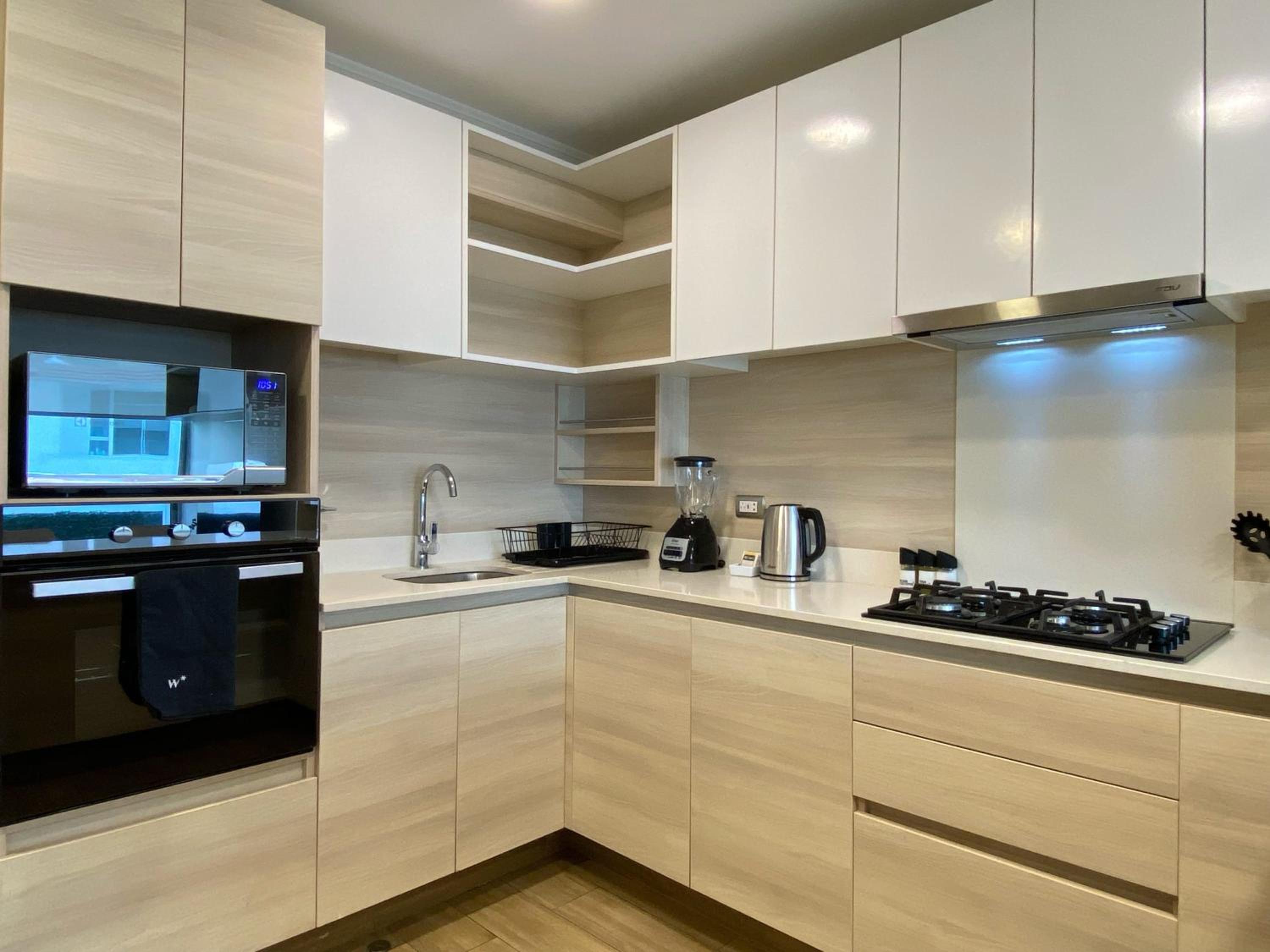 Perfect 1BR with Balcony in Luxurious Building