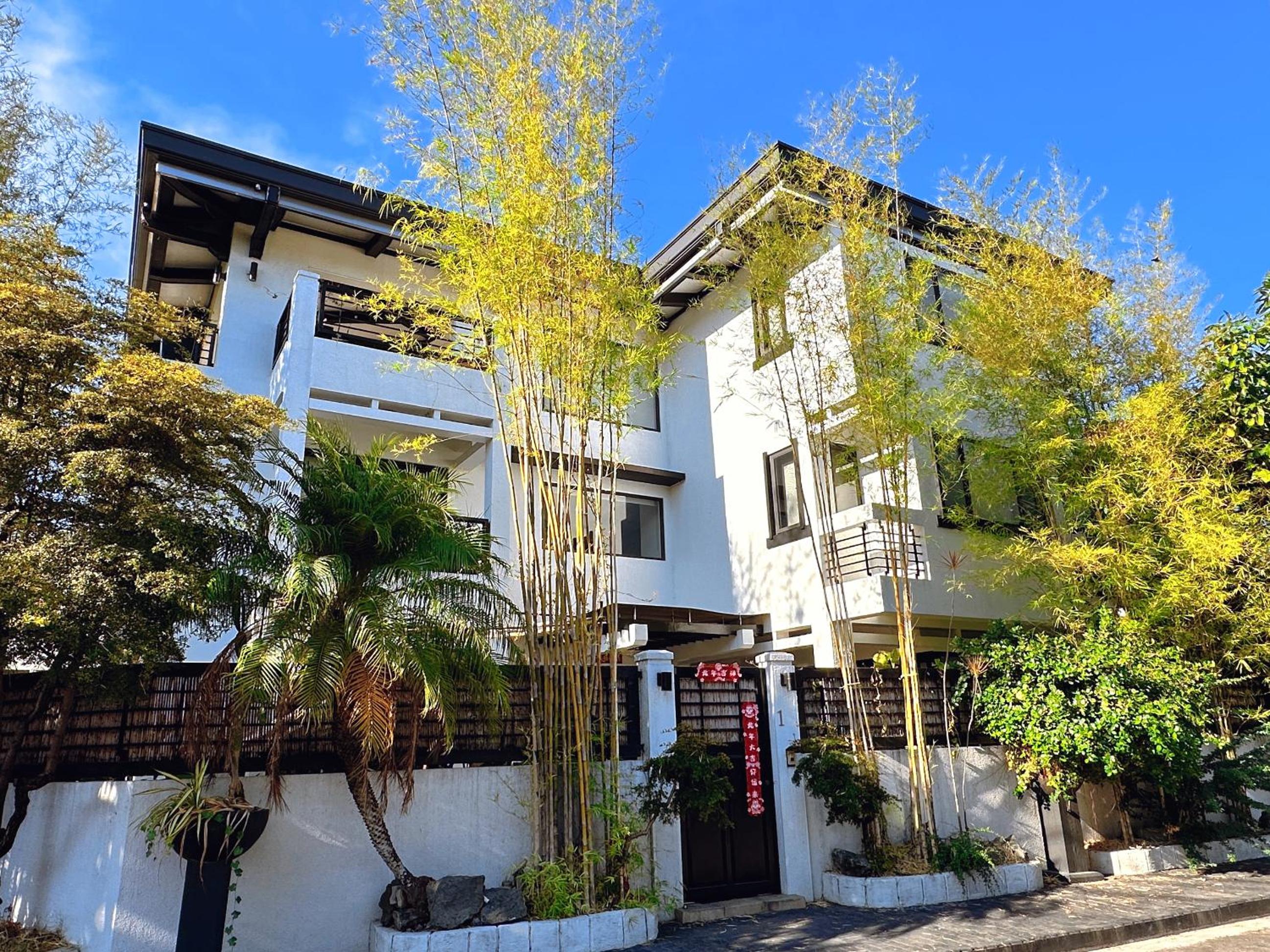 Luxury Garden Villa-Near T1 with Music and Movie room view 5