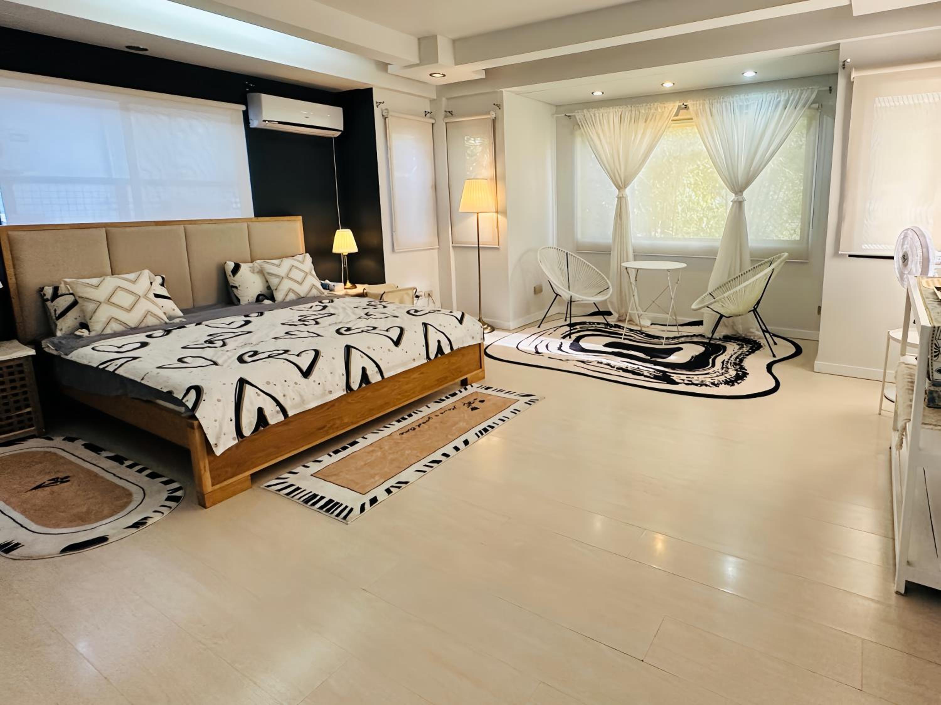 Luxury Garden Villa-Near T1 with Music and Movie room view 3