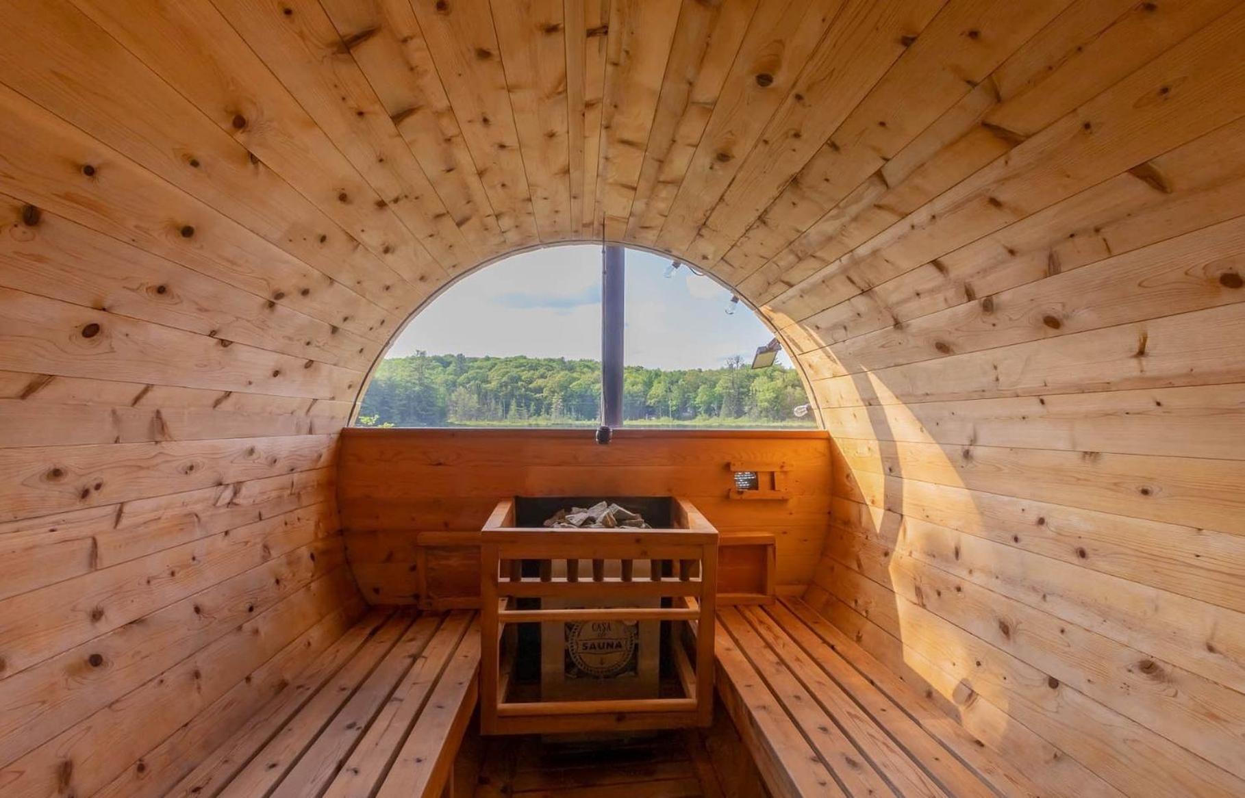 Four Season Waterfront Muskoka Retreat