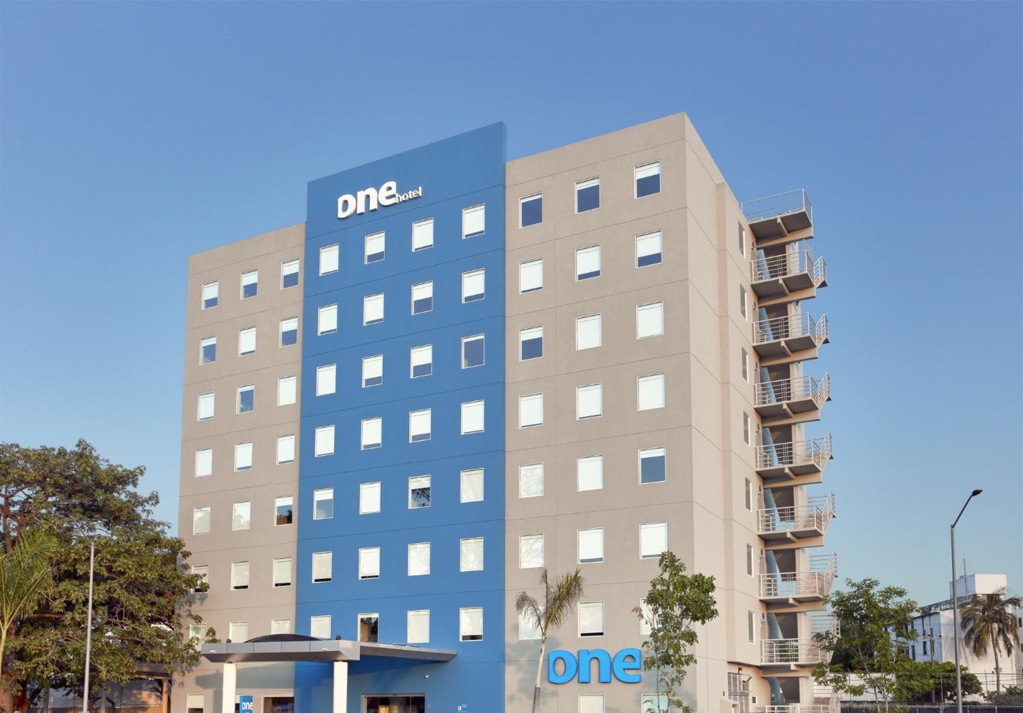 Hotel One Acapulco Diamante - Image 1