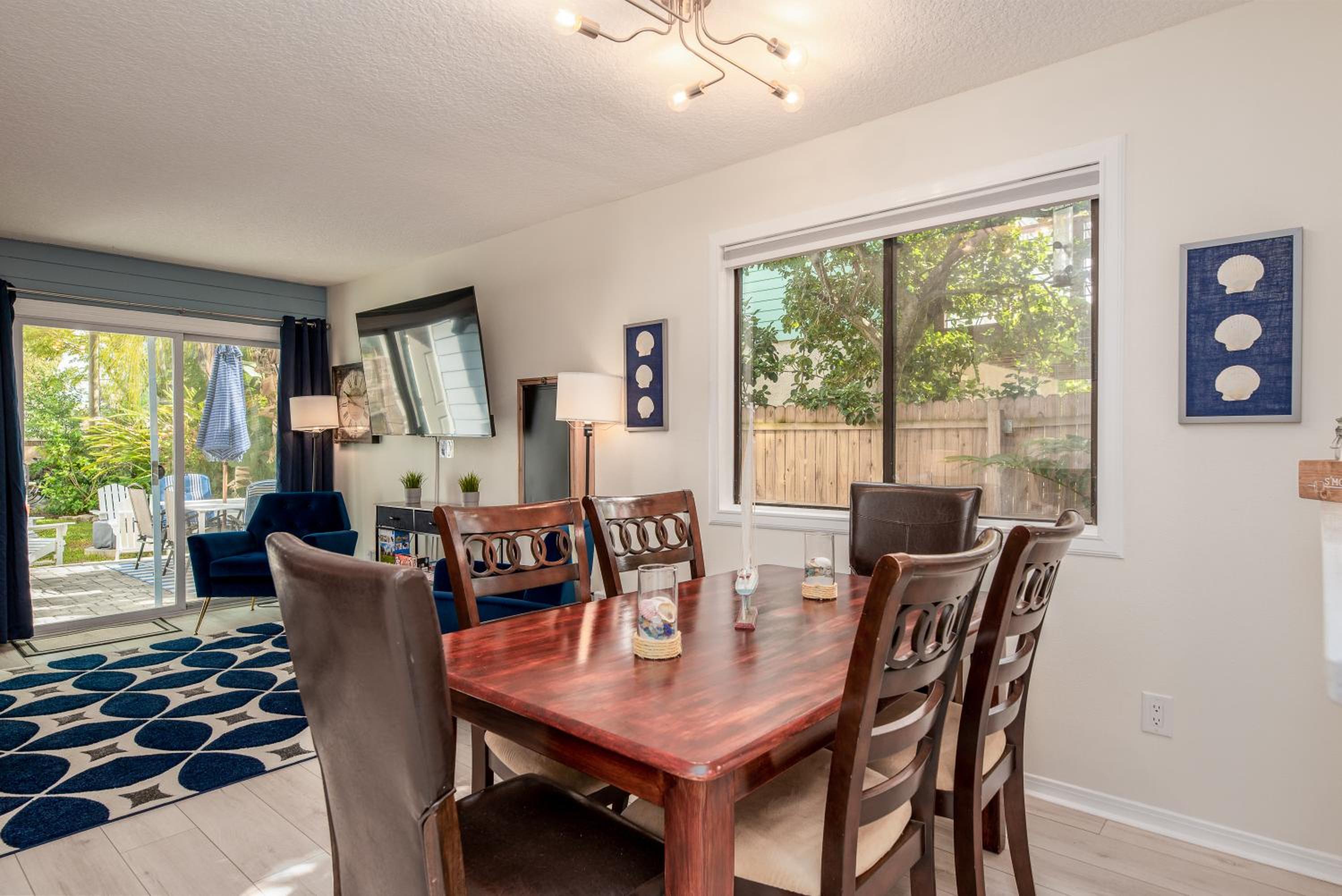 Jax Vacations 1/2 Mile to Beach, 2 bedroom townhome pet friendly view 5