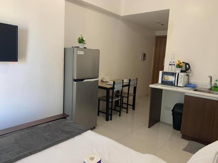 Grand Riviera Suite a3 front of US embassy Dolomite view 4