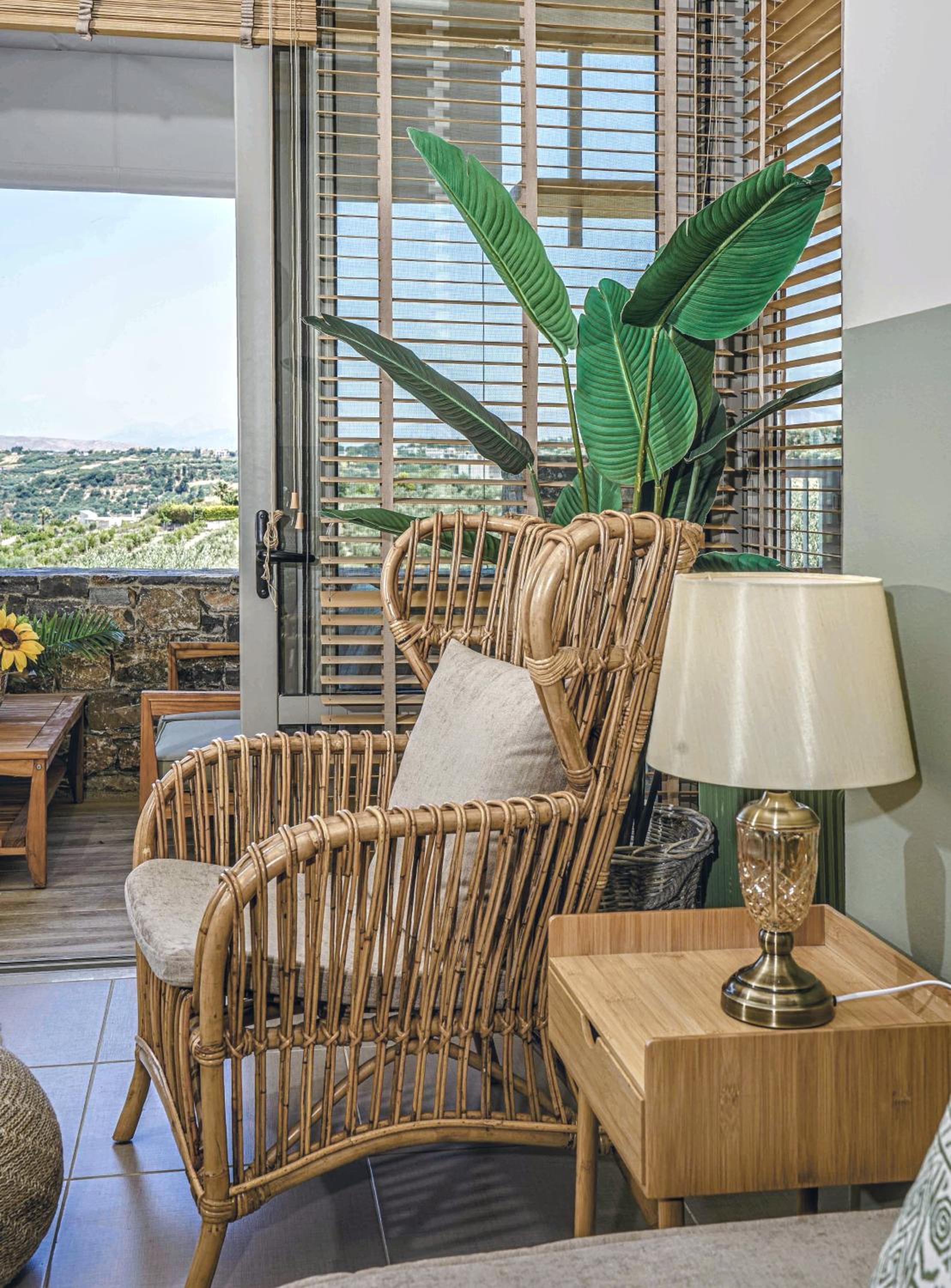 Villa Salvia - Country style luxury & a captivating poolscape