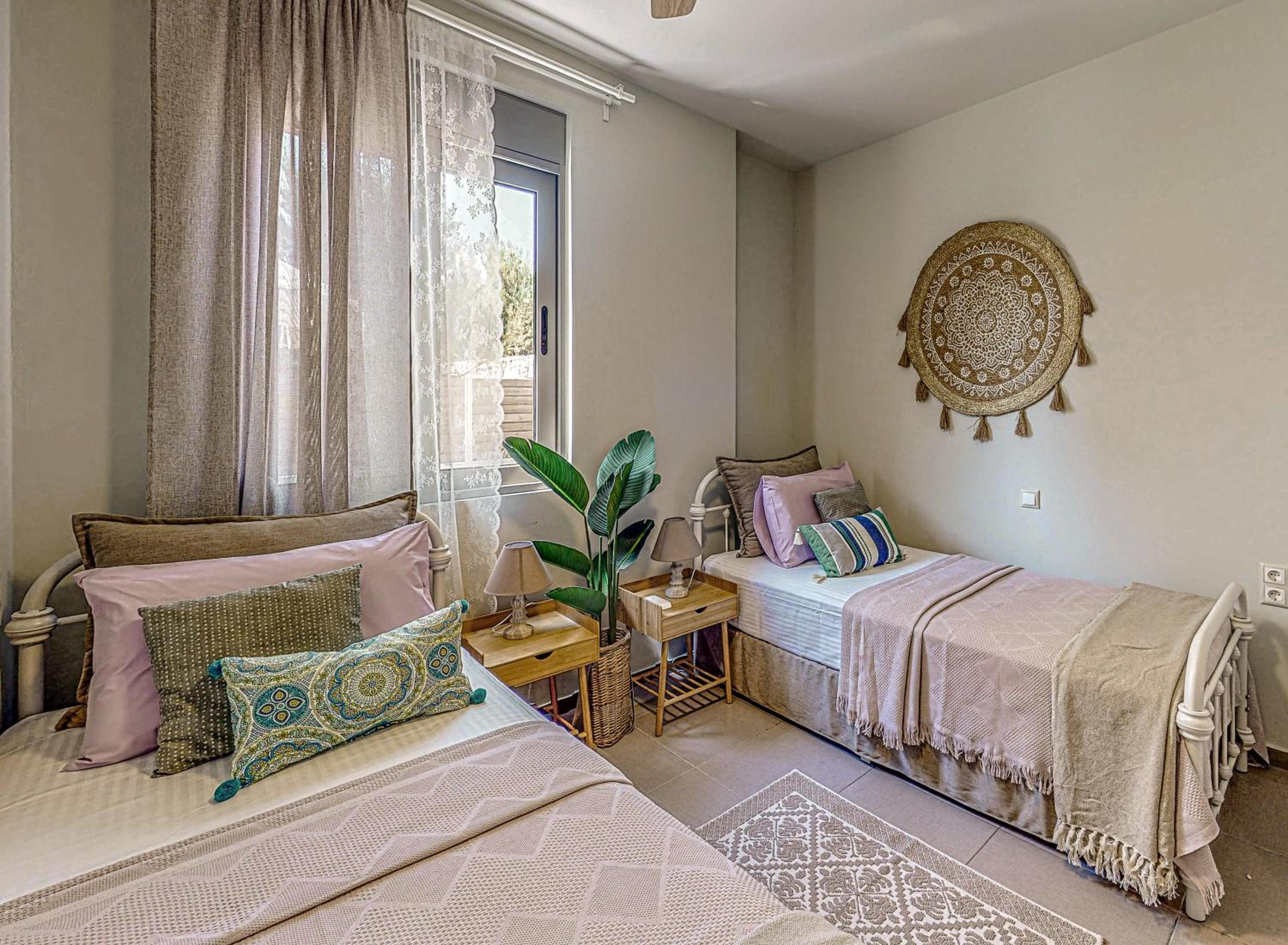 Villa Salvia - Country style luxury & a captivating poolscape