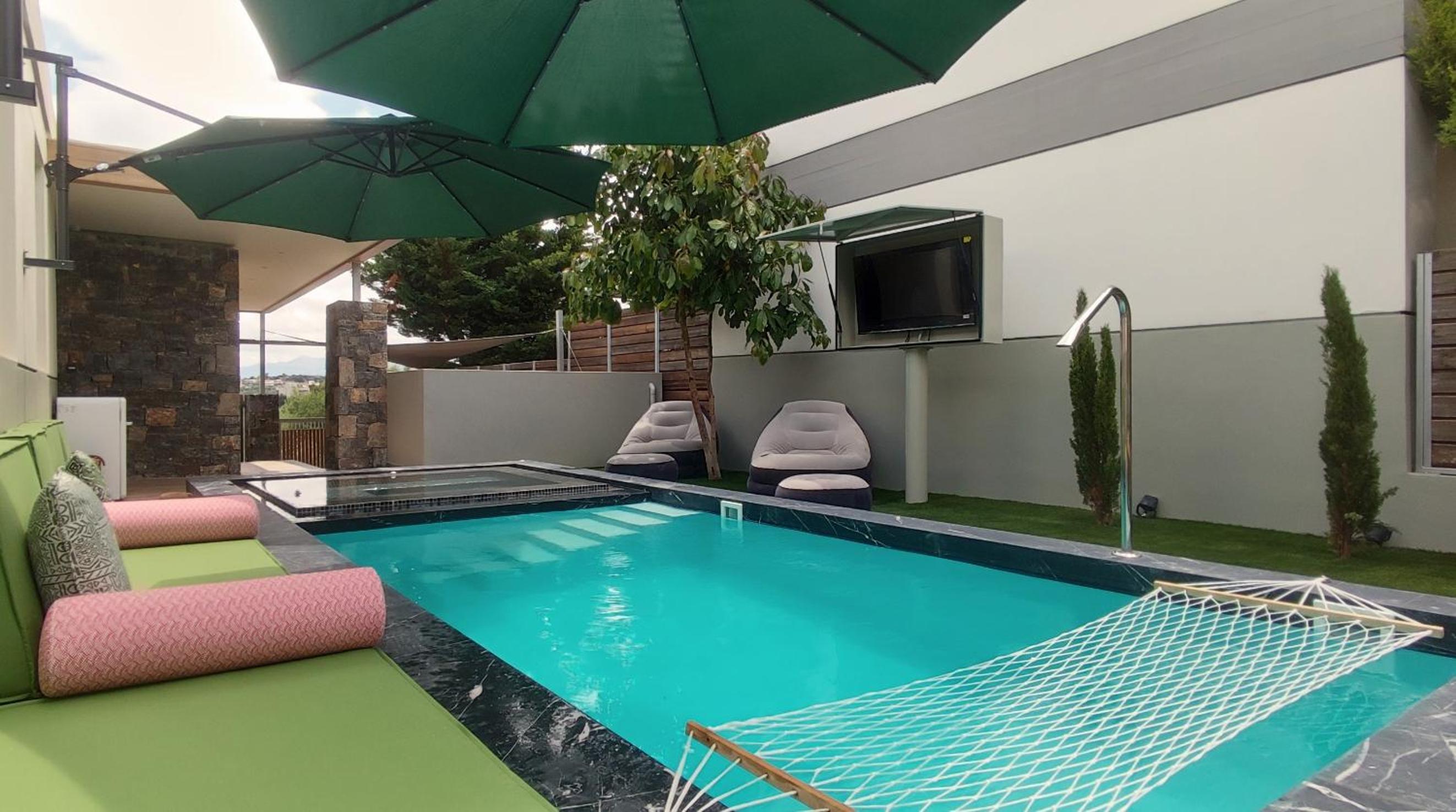 Villa Salvia - Country style luxury & a captivating poolscape