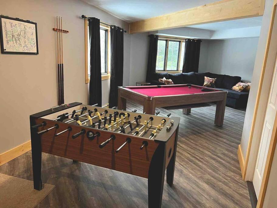 Lovely Muskoka Waterfront Cottage-Hot tub & Sauna!