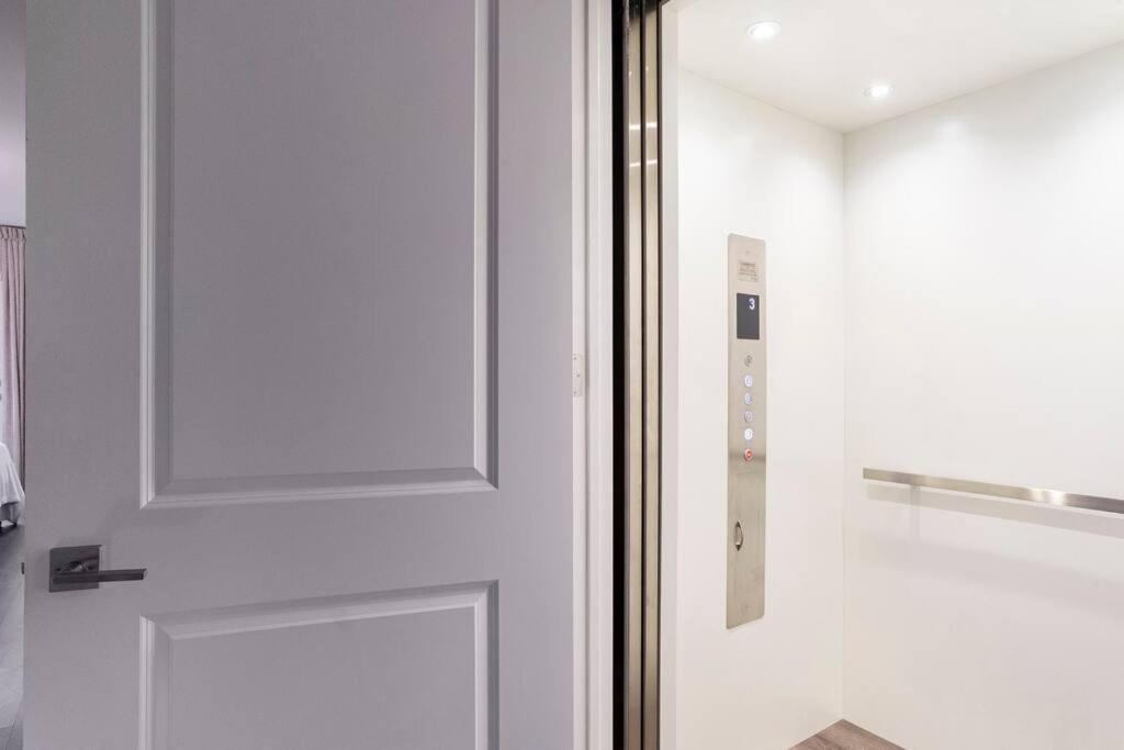 The One - Outdoor Jacuzzi & Indoor Elevator