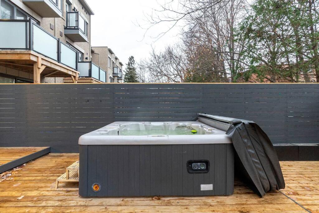 The One - Outdoor Jacuzzi & Indoor Elevator