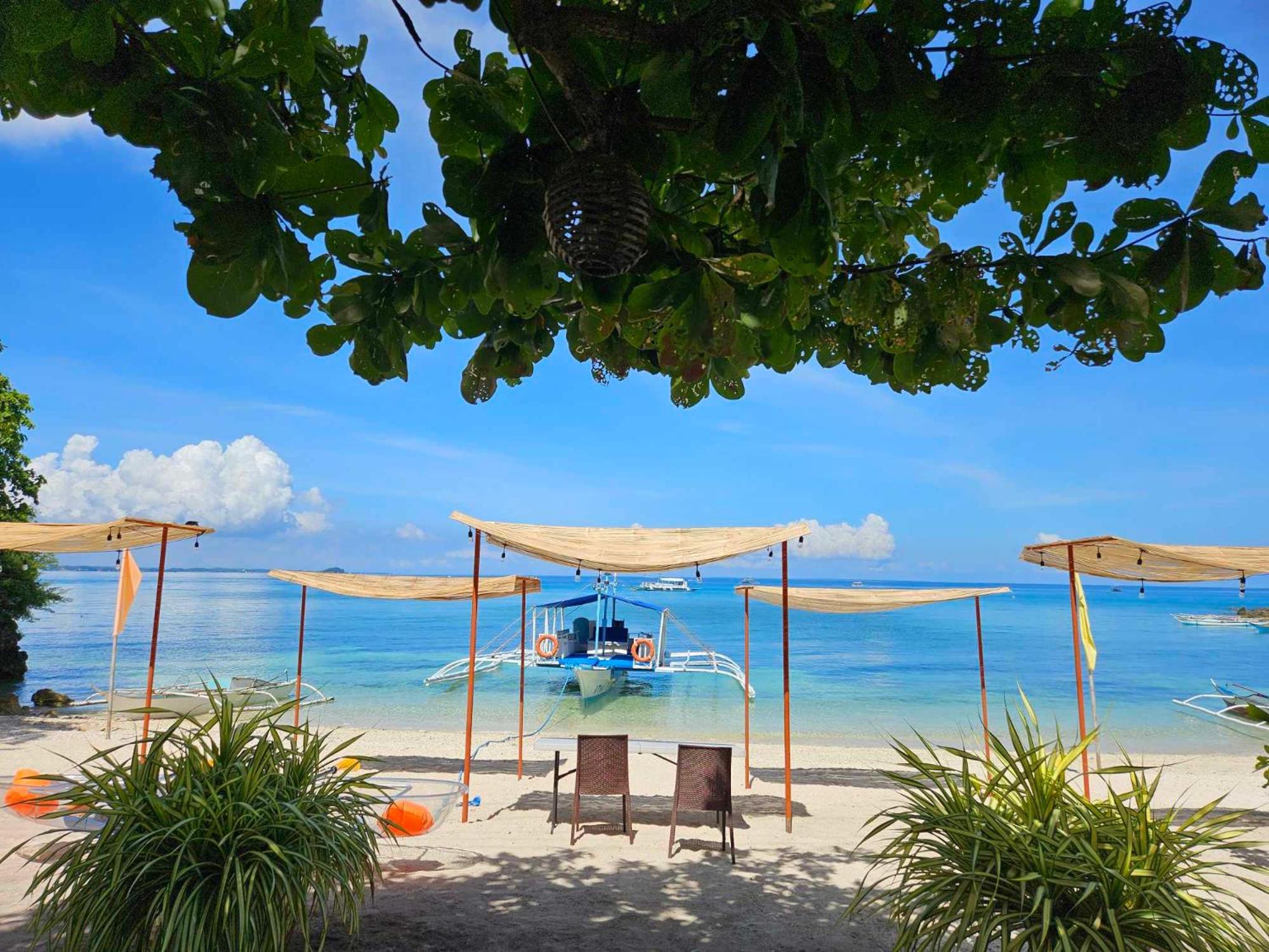 A T Beach Resort Queen Room view 5