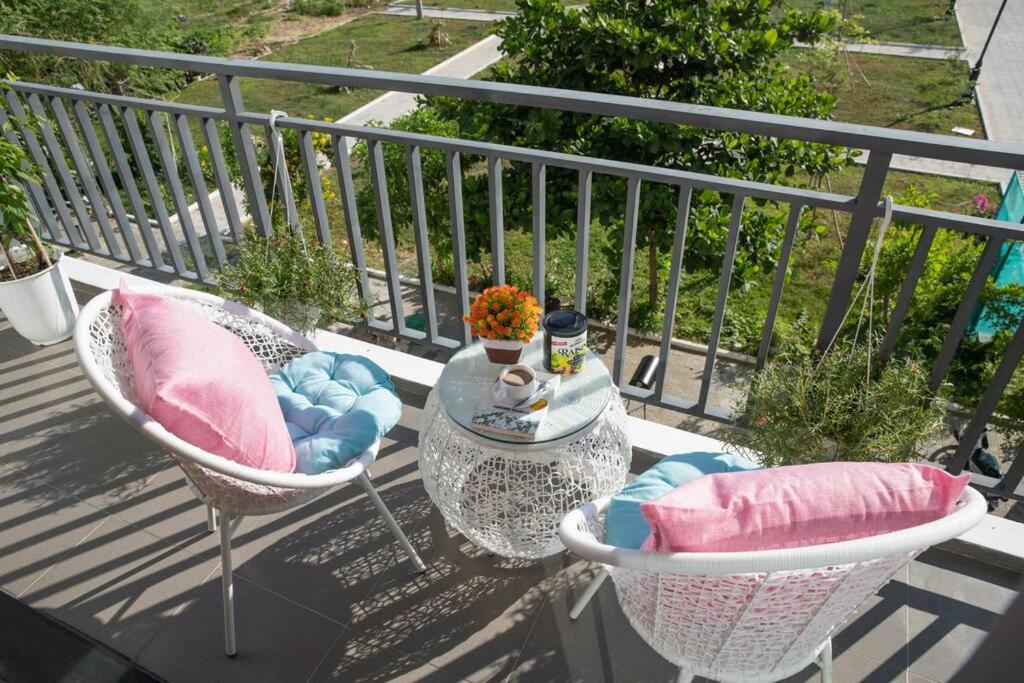 FreePickUp 5MinWalk to Beach, 4 Ensuite King BRs view 2