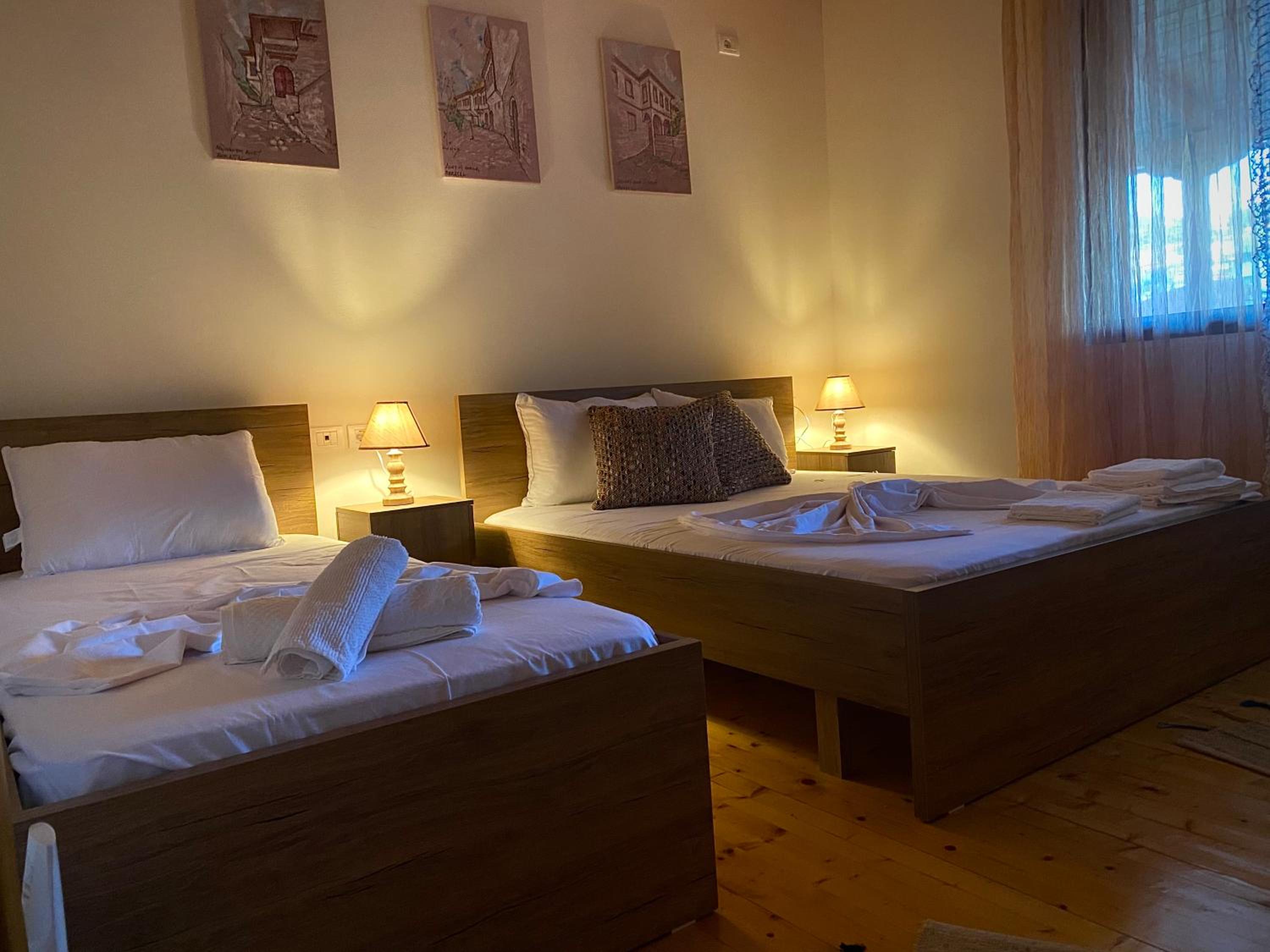 Villa Berat - View of Berat Castle & Traditional Breakfast