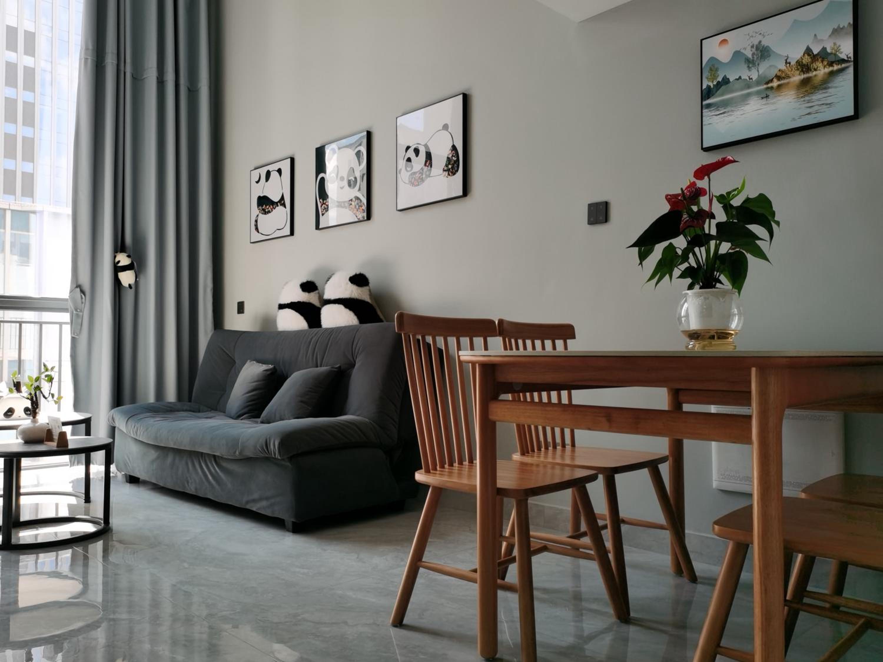 Panda ZuoKe Besucher Apartment 熊猫坐客民宿