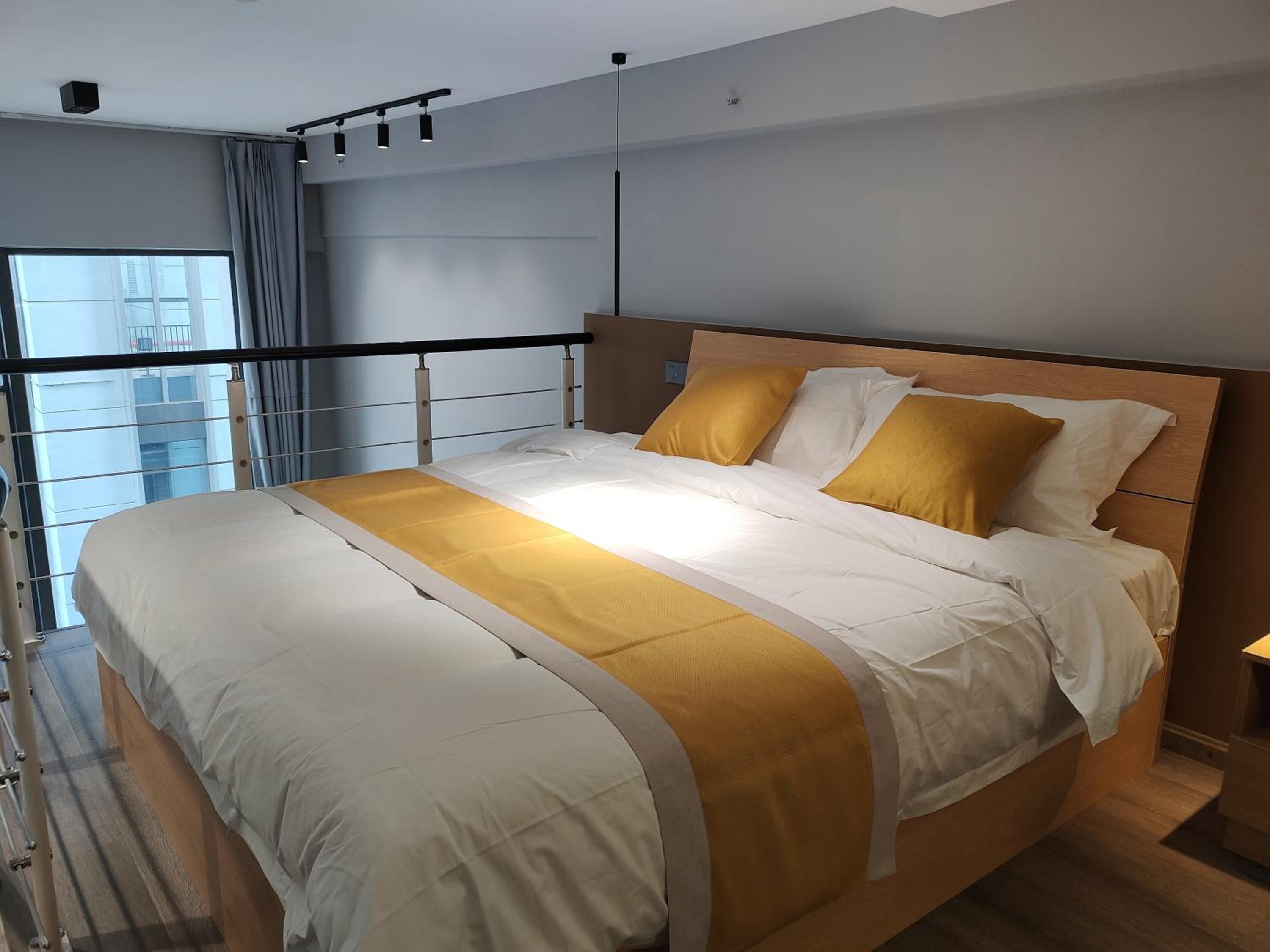 Panda ZuoKe Besucher Apartment 熊猫坐客民宿