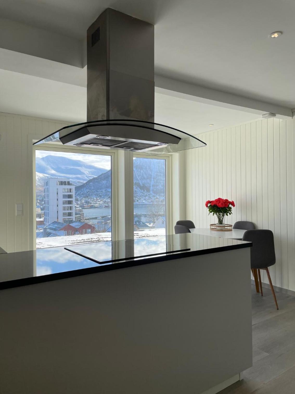 Tromsø Skyline Sanctuary view 3